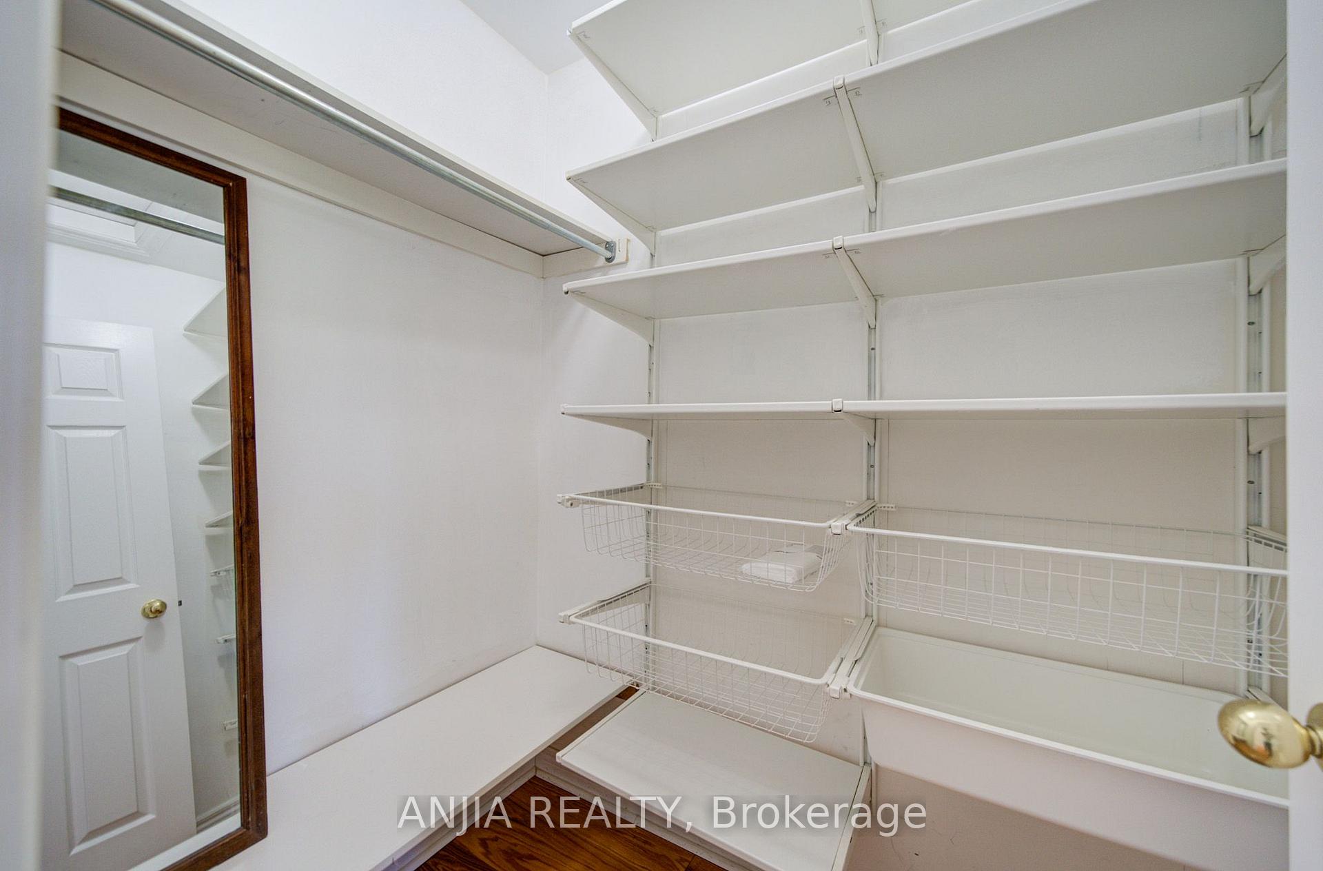 Photo 34 of 44 Pond Drive, Markham, Commerce Valley — HOMEH