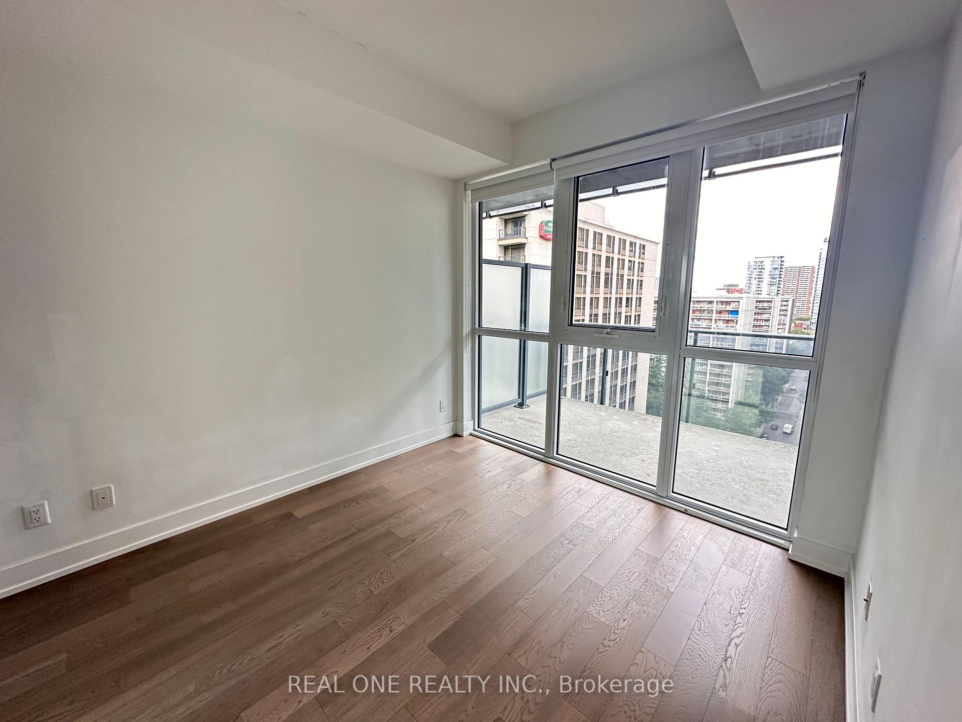 Photo 8 of Unit 1606, 7 Grenville Street, Toronto, Bay Street Corridor — HOMEH