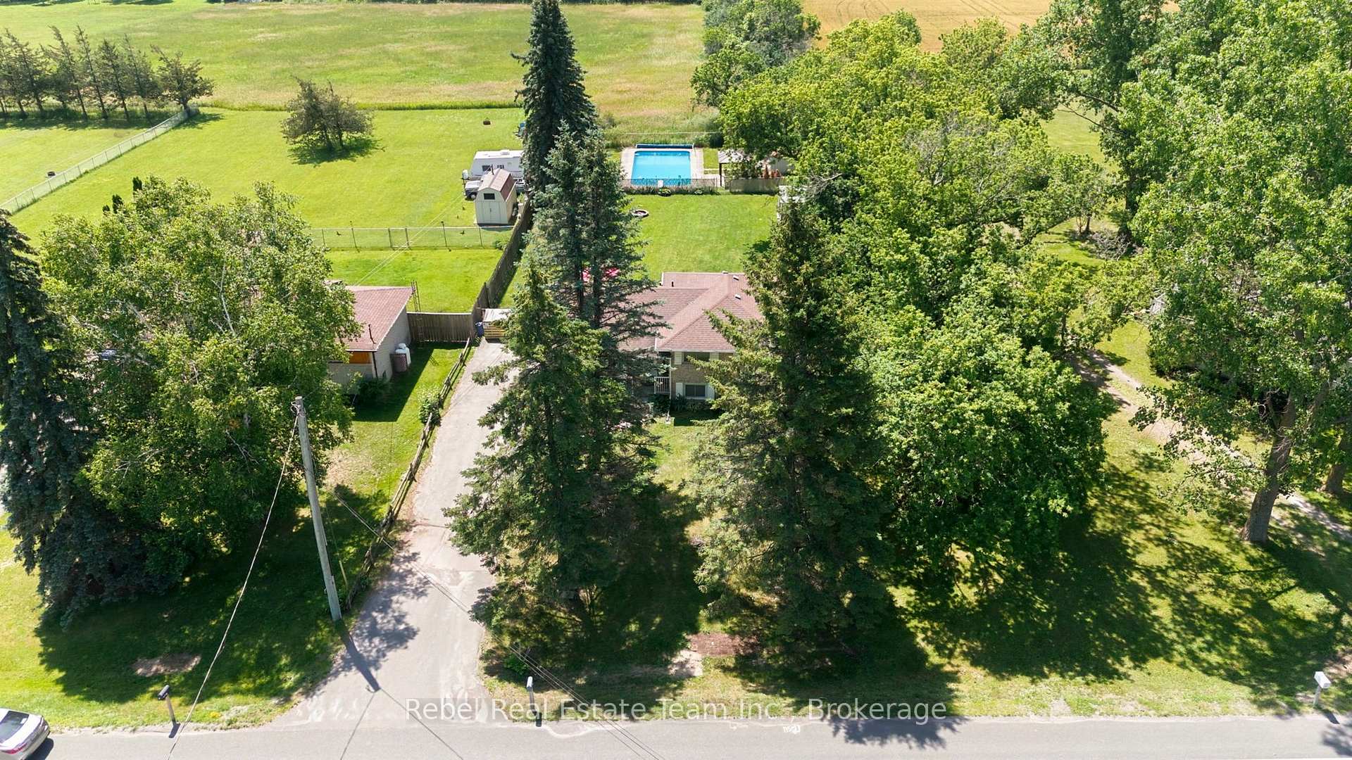 Photo 2 of 615 Hamilton Road, Quinte West, Sidney Ward — HOMEH