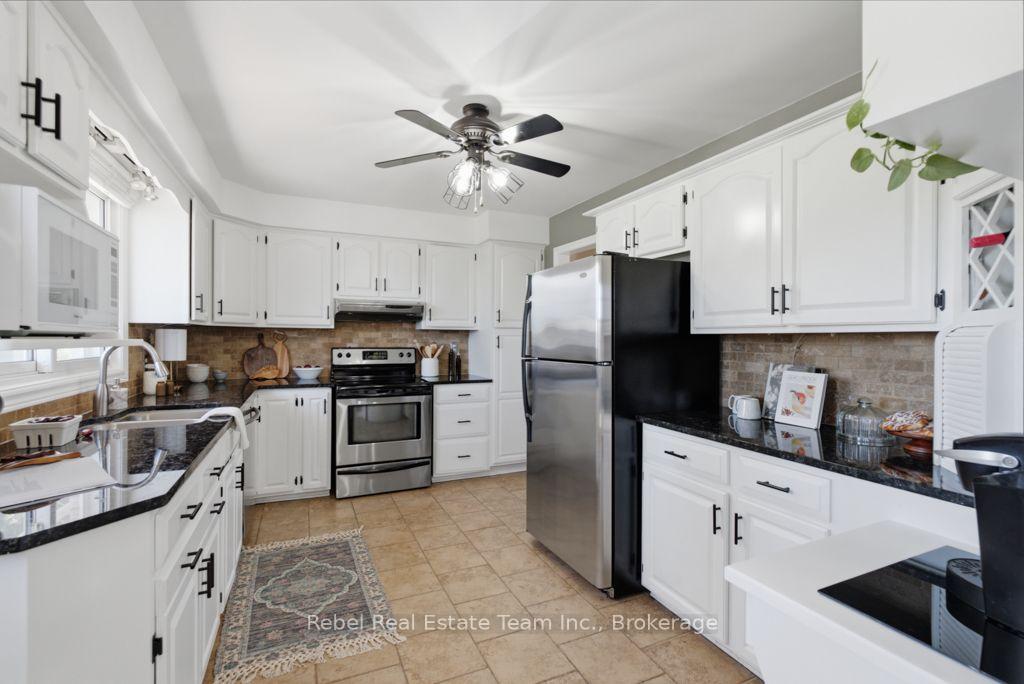 Photo 11 of 615 Hamilton Road, Quinte West, Sidney Ward — HOMEH