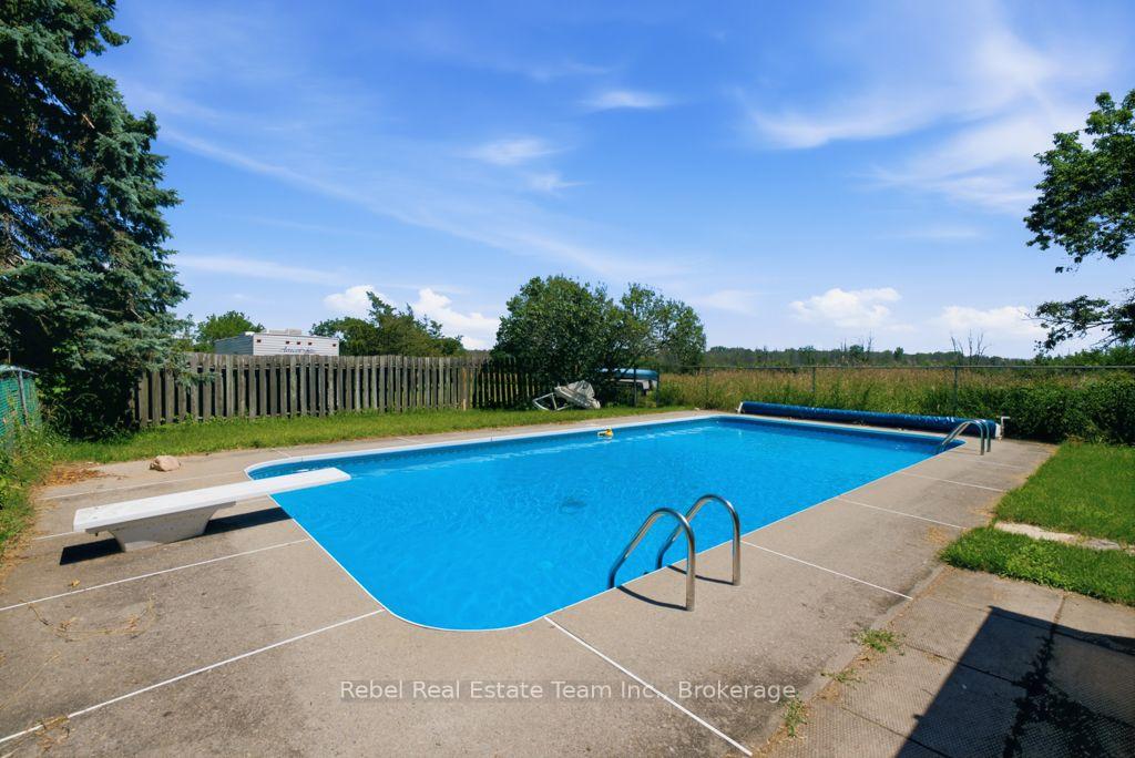 Photo 37 of 615 Hamilton Road, Quinte West, Sidney Ward — HOMEH