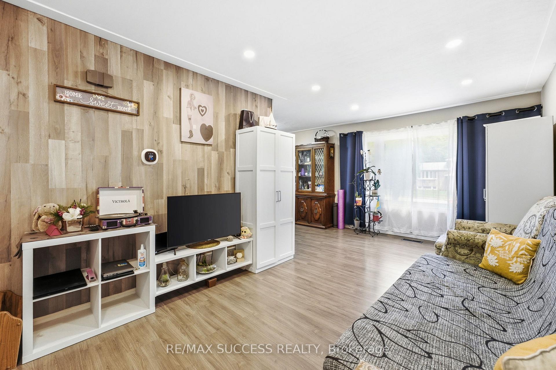 Photo 10 of 97 Blythwood Road, Waterloo, Lakeshore Village — HOMEH