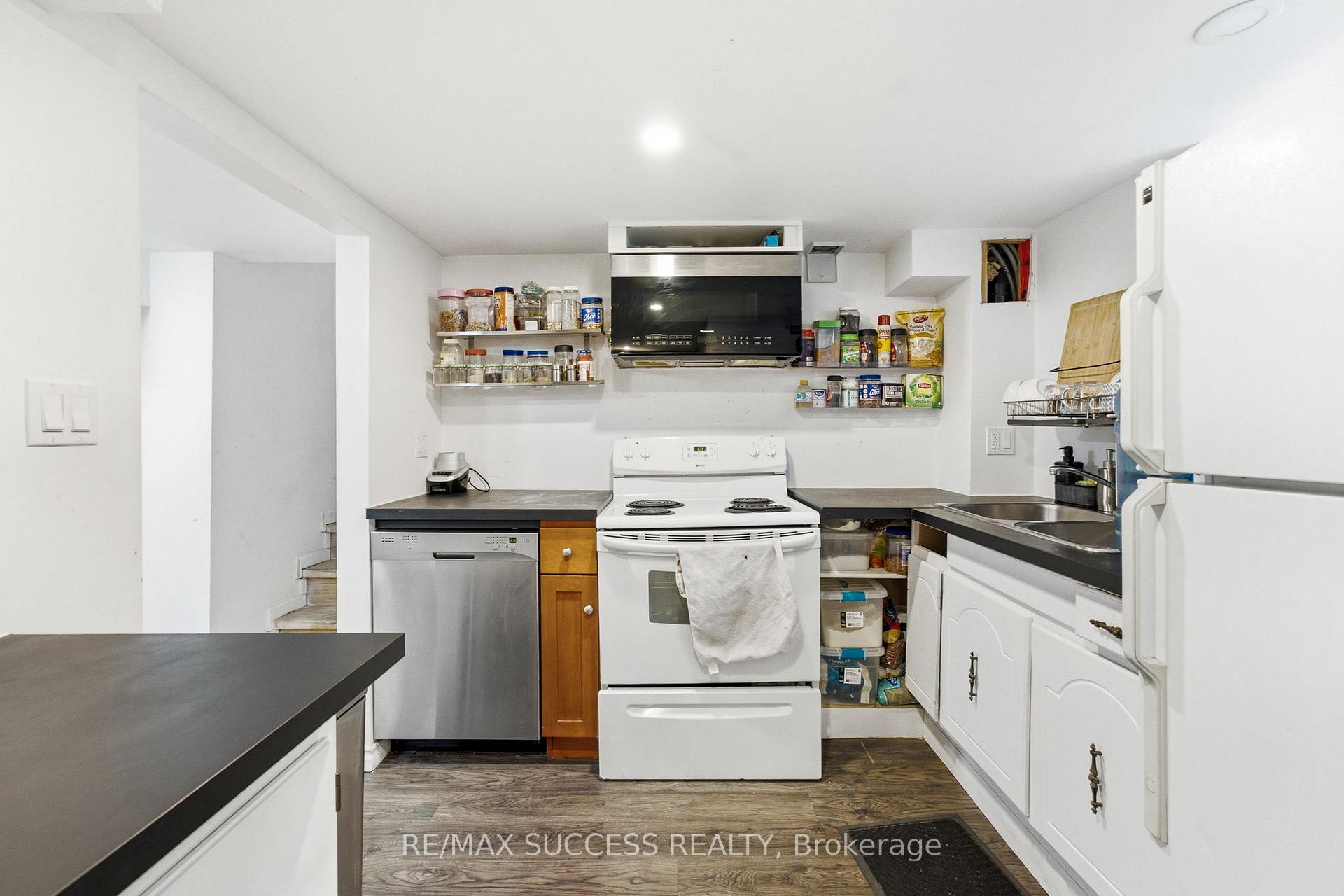 Photo 37 of 97 Blythwood Road, Waterloo, Lakeshore Village — HOMEH