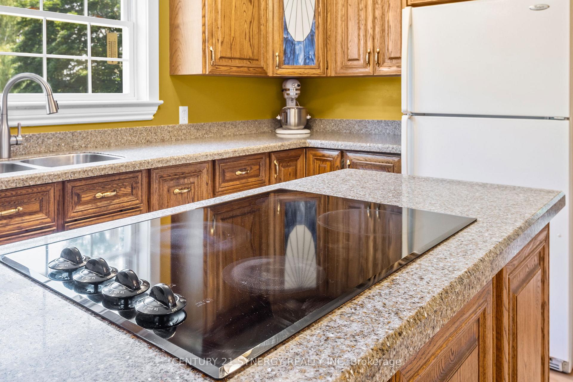 Photo 8 of 183 Hamilton Road, Russell, Russell Twp — HOMEH