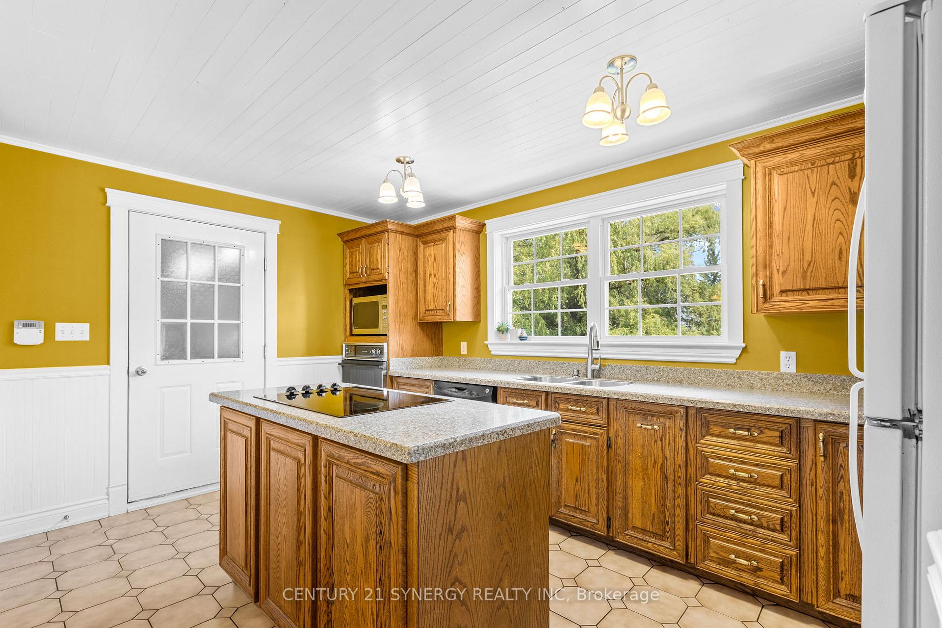 Photo 9 of 183 Hamilton Road, Russell, Russell Twp — HOMEH