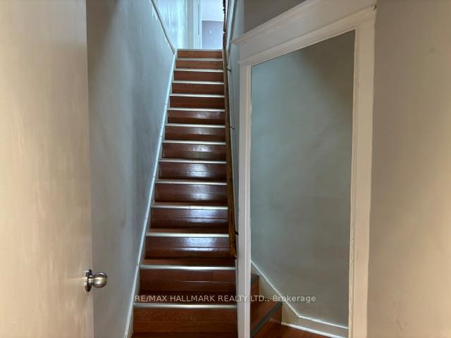 Photo 2 of Unit Upper, 33 Salem Avenue, Toronto, Dovercourt-Wallace Emerson-Junction — HOMEH