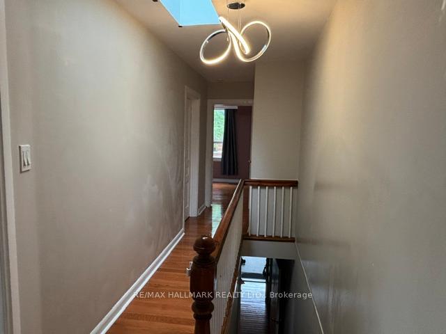 Photo 3 of Unit Upper, 33 Salem Avenue, Toronto, Dovercourt-Wallace Emerson-Junction — HOMEH
