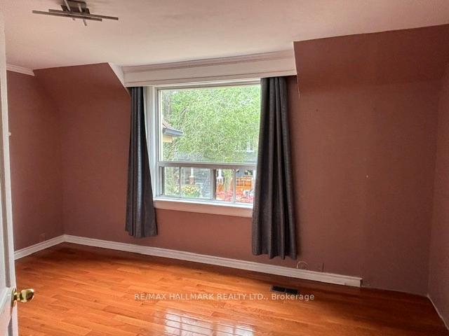 Photo 4 of Unit Upper, 33 Salem Avenue, Toronto, Dovercourt-Wallace Emerson-Junction — HOMEH
