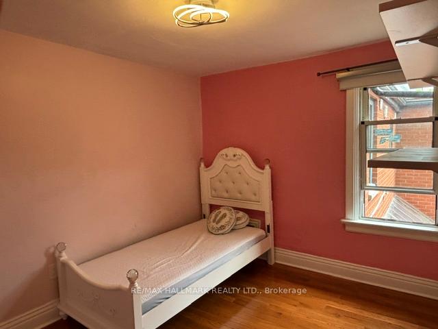 Photo 9 of Unit Upper, 33 Salem Avenue, Toronto, Dovercourt-Wallace Emerson-Junction — HOMEH