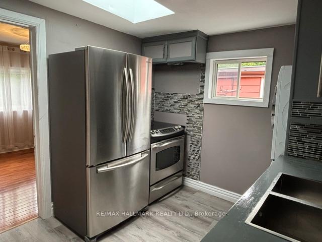 Photo 14 of Unit Upper, 33 Salem Avenue, Toronto, Dovercourt-Wallace Emerson-Junction — HOMEH
