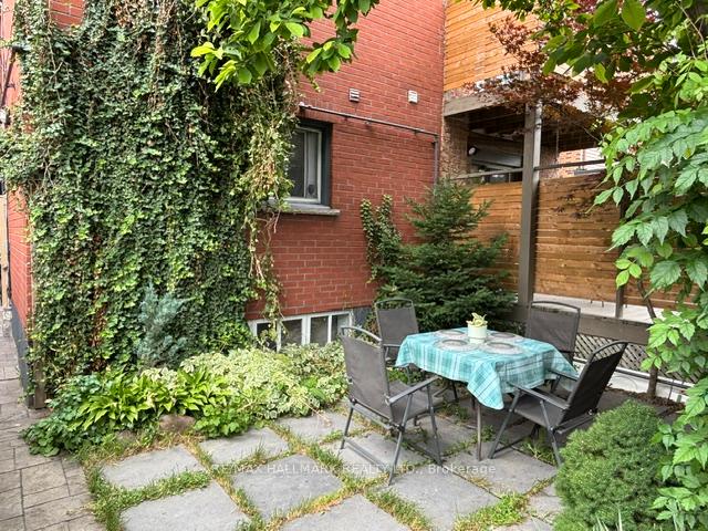 Photo 20 of Unit Upper, 33 Salem Avenue, Toronto, Dovercourt-Wallace Emerson-Junction — HOMEH