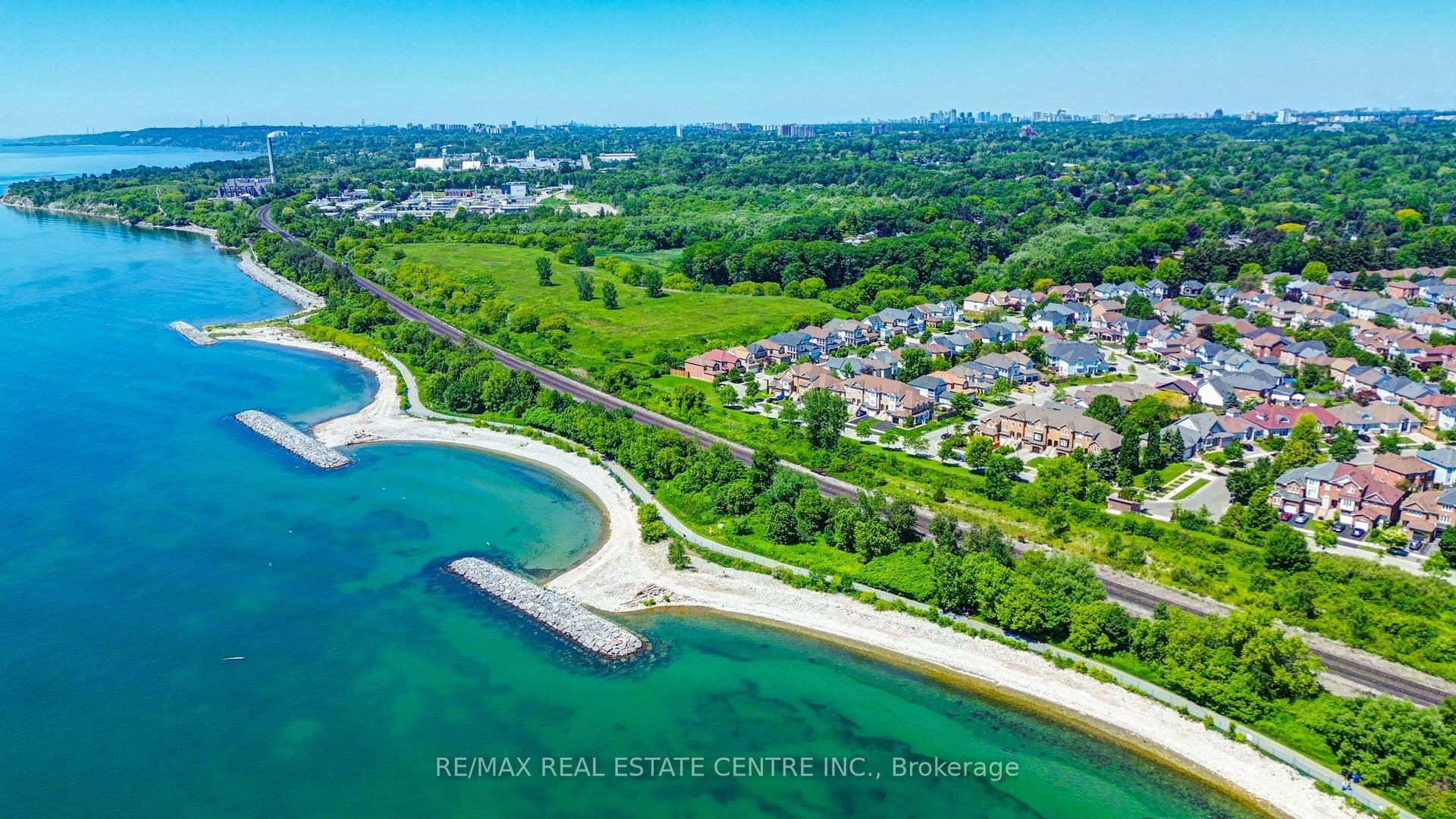 Photo 4 of 22 Lakeridge Drive, Scarborough, Centennial Scarborough — HOMEH