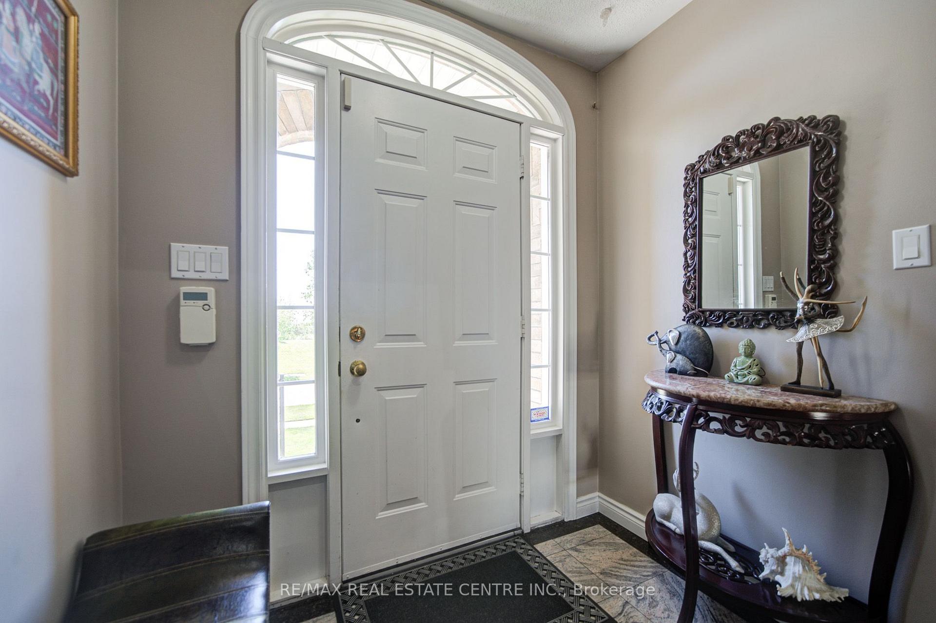 Photo 7 of 22 Lakeridge Drive, Scarborough, Centennial Scarborough — HOMEH