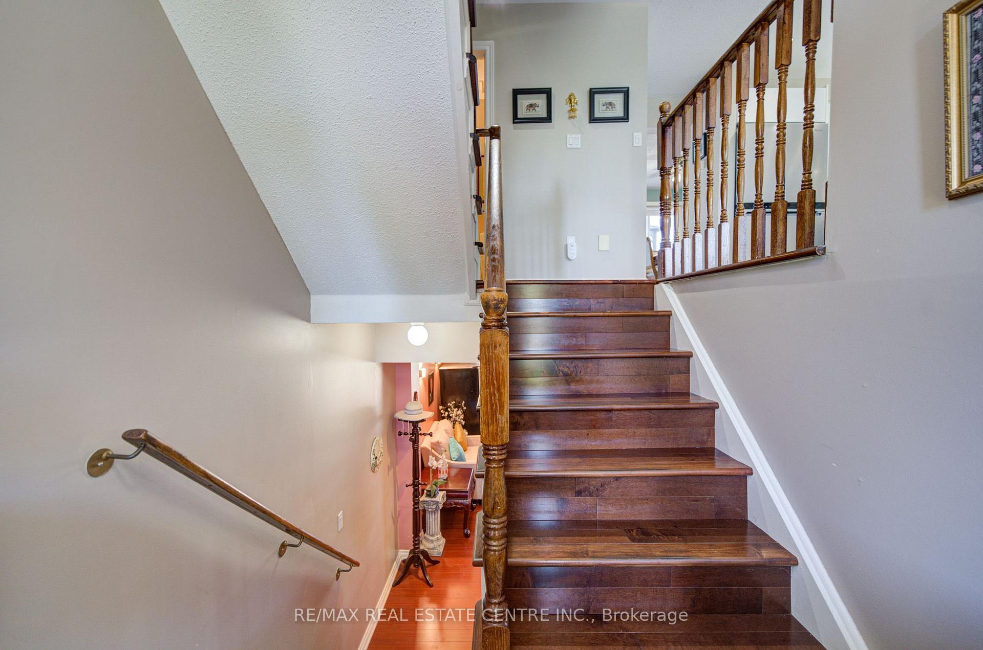Photo 8 of 22 Lakeridge Drive, Scarborough, Centennial Scarborough — HOMEH