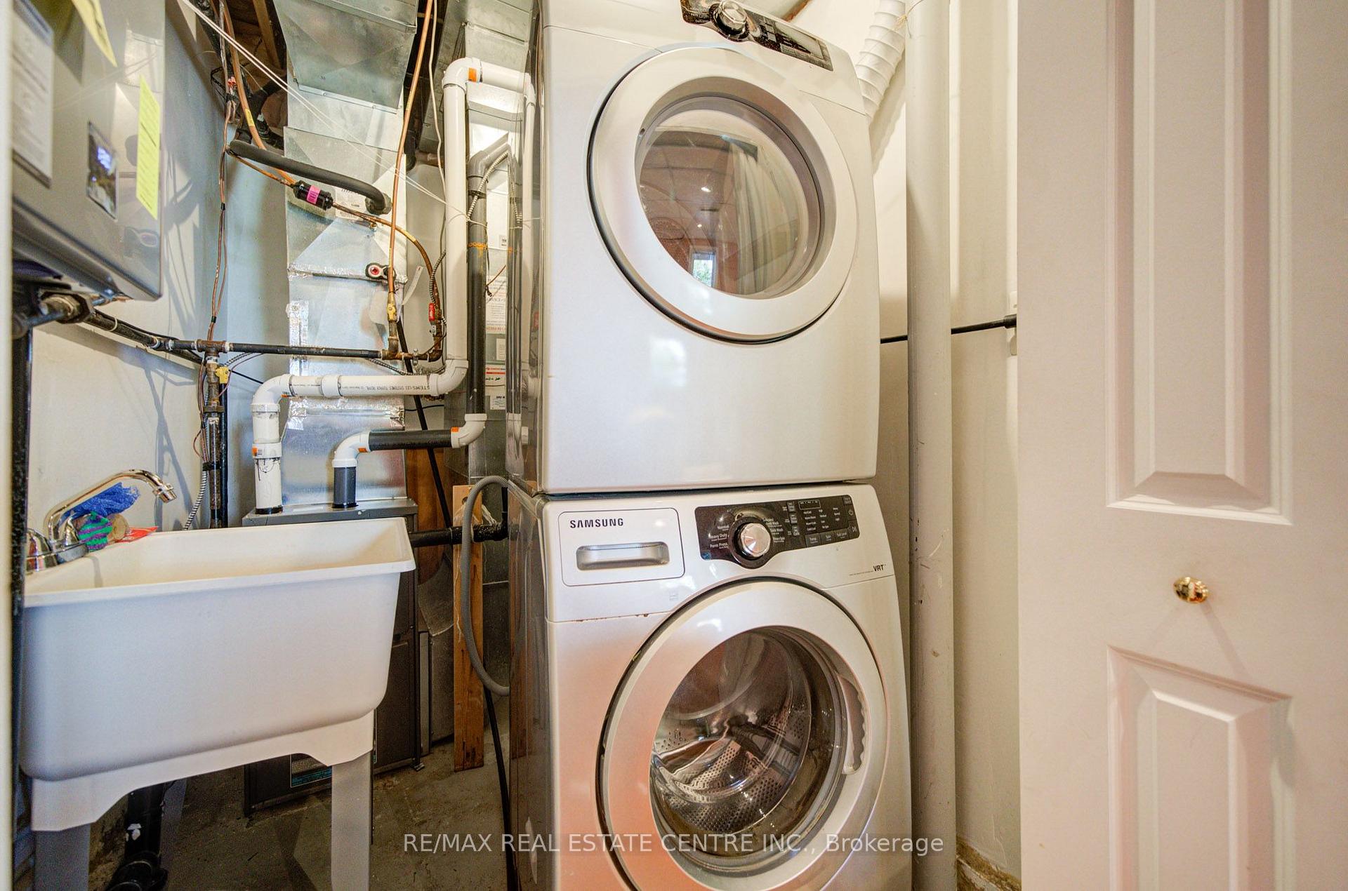 Photo 11 of 22 Lakeridge Drive, Scarborough, Centennial Scarborough — HOMEH