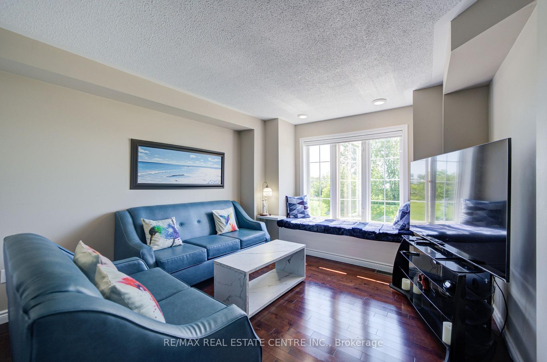 Photo 21 of 22 Lakeridge Drive, Scarborough, Centennial Scarborough — HOMEH