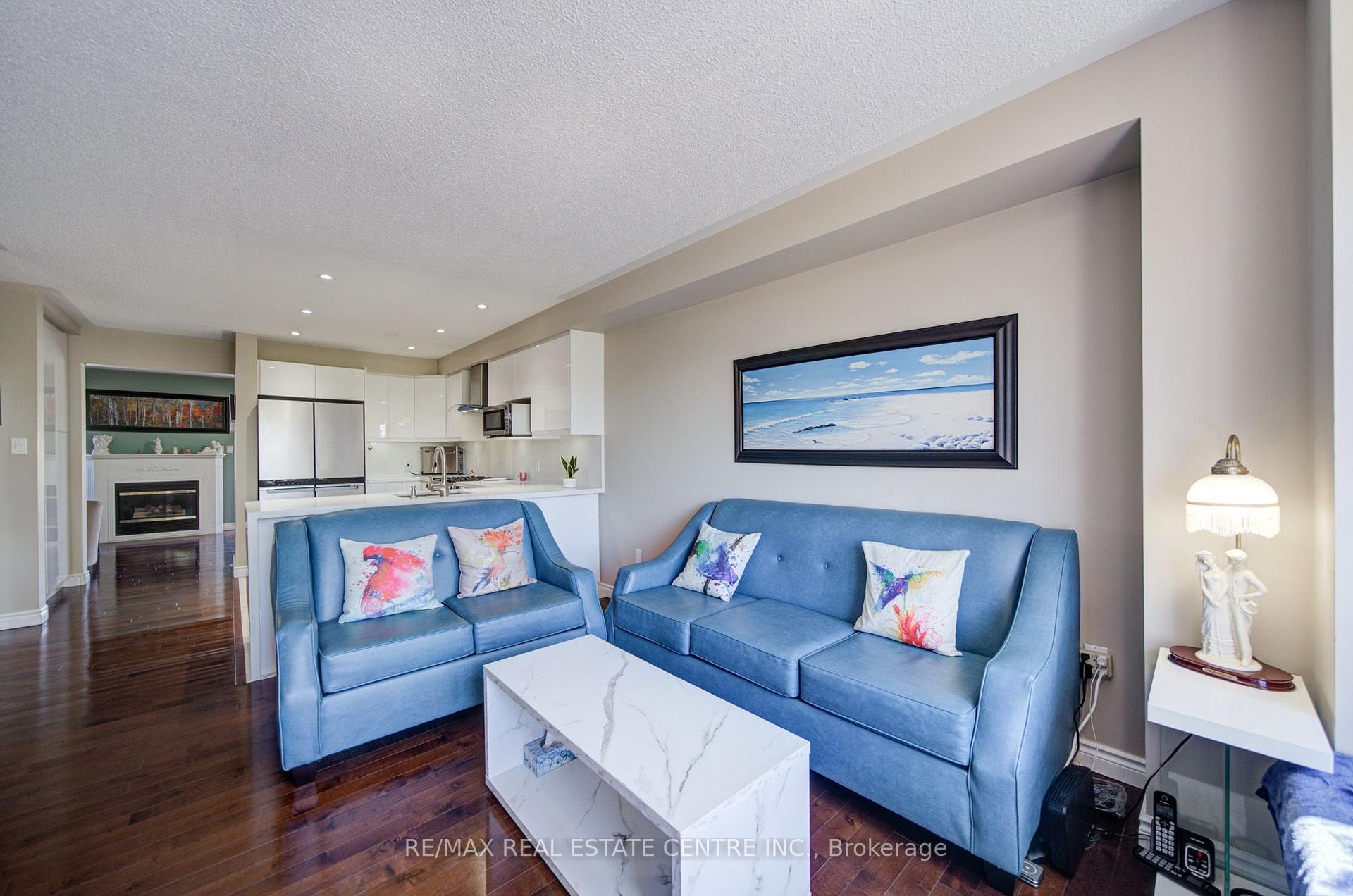 Photo 23 of 22 Lakeridge Drive, Scarborough, Centennial Scarborough — HOMEH
