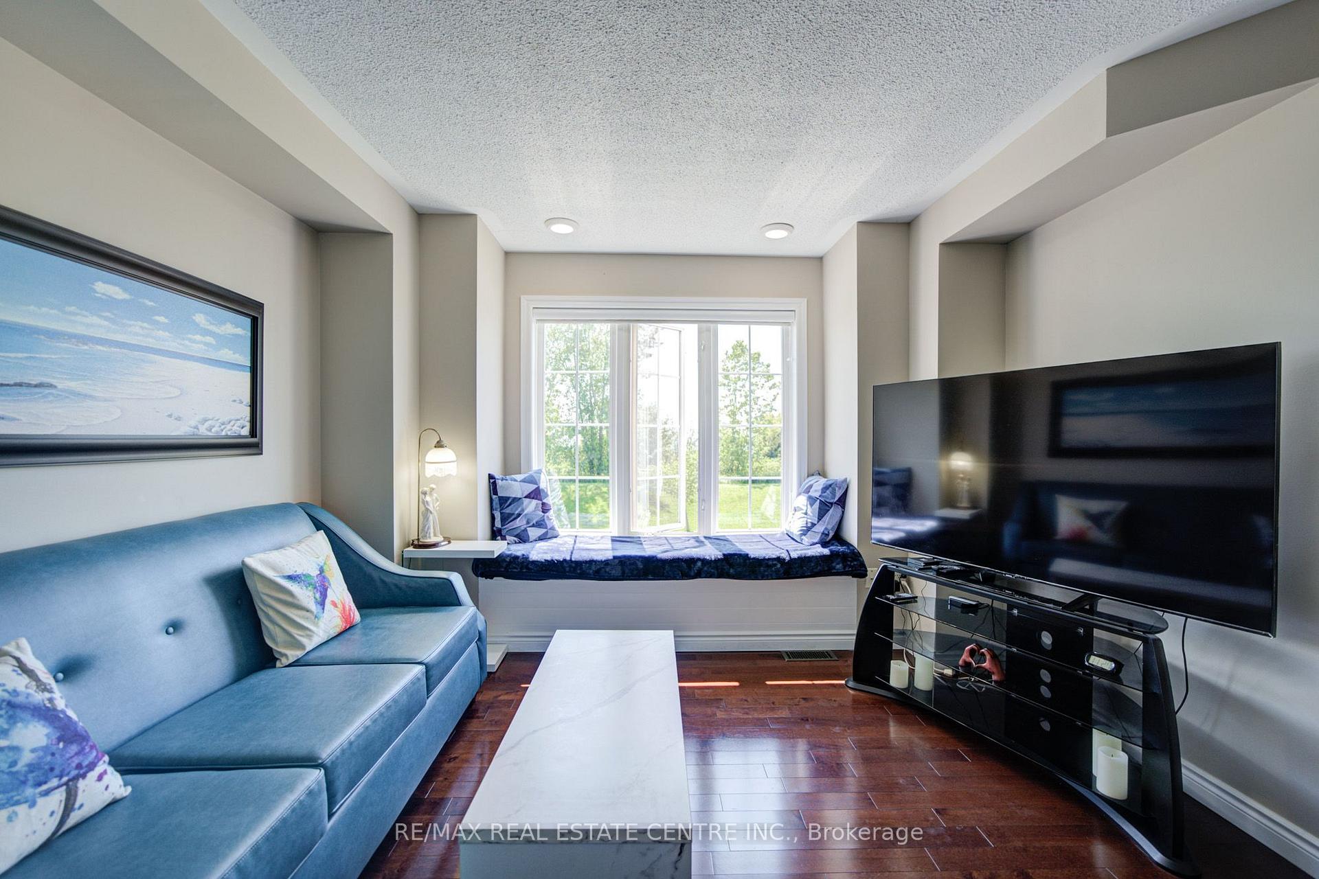 Photo 25 of 22 Lakeridge Drive, Scarborough, Centennial Scarborough — HOMEH