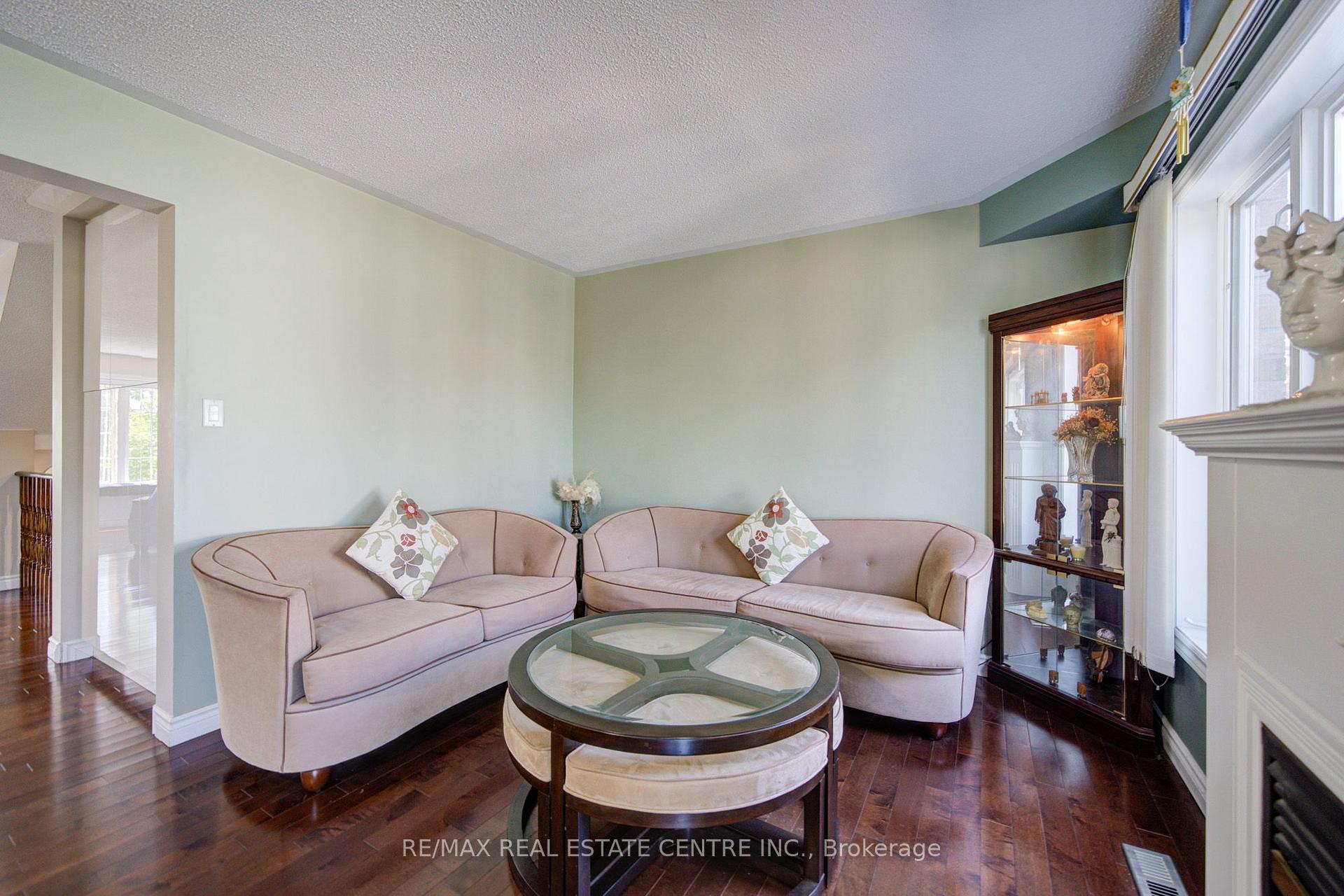 Photo 32 of 22 Lakeridge Drive, Scarborough, Centennial Scarborough — HOMEH
