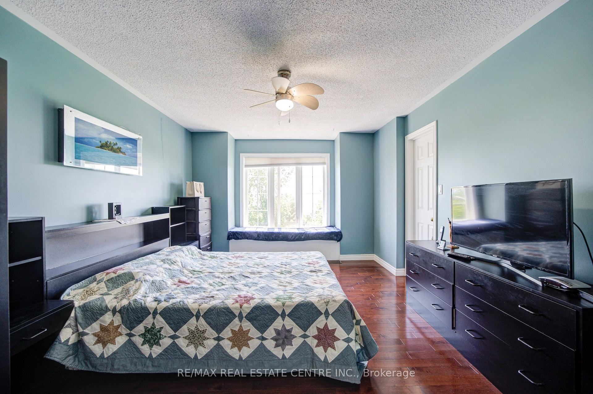 Photo 37 of 22 Lakeridge Drive, Scarborough, Centennial Scarborough — HOMEH