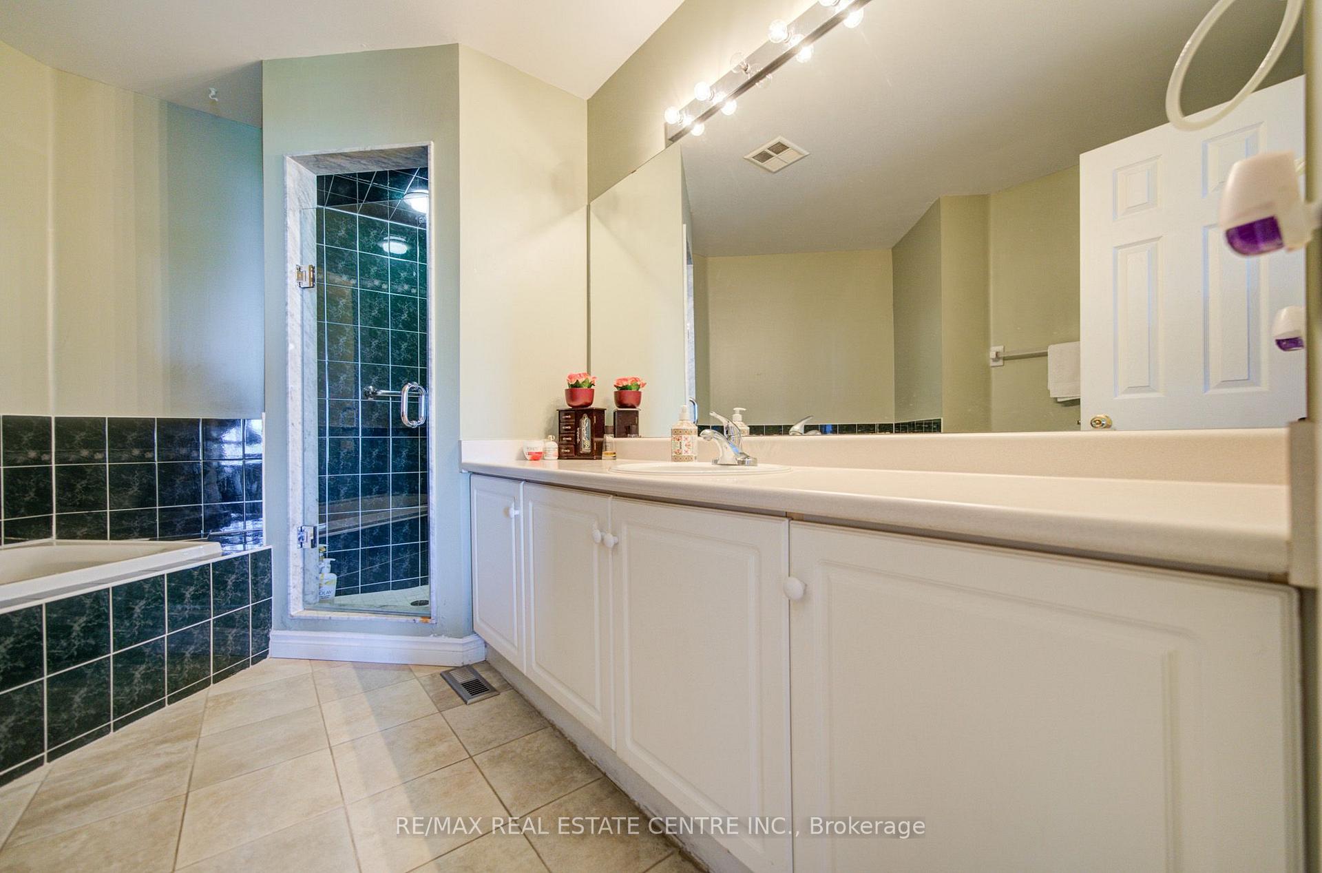 Photo 39 of 22 Lakeridge Drive, Scarborough, Centennial Scarborough — HOMEH