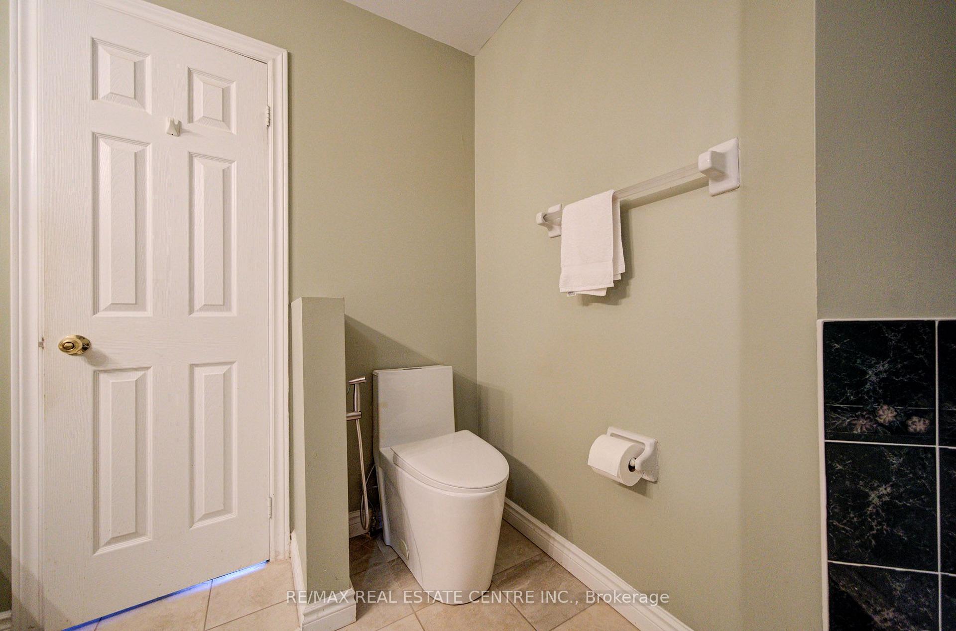 Photo 41 of 22 Lakeridge Drive, Scarborough, Centennial Scarborough — HOMEH