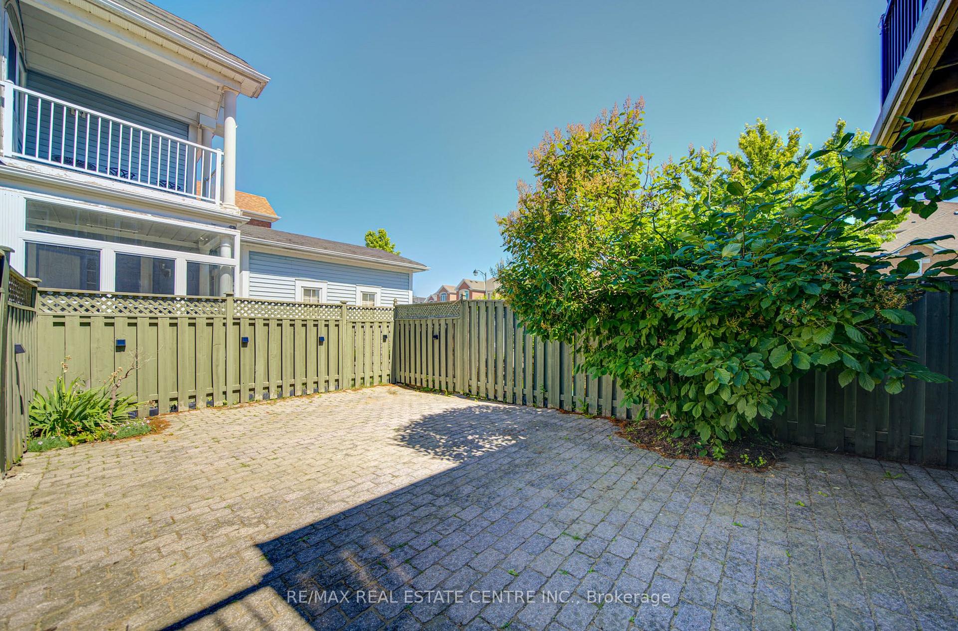 Photo 42 of 22 Lakeridge Drive, Scarborough, Centennial Scarborough — HOMEH