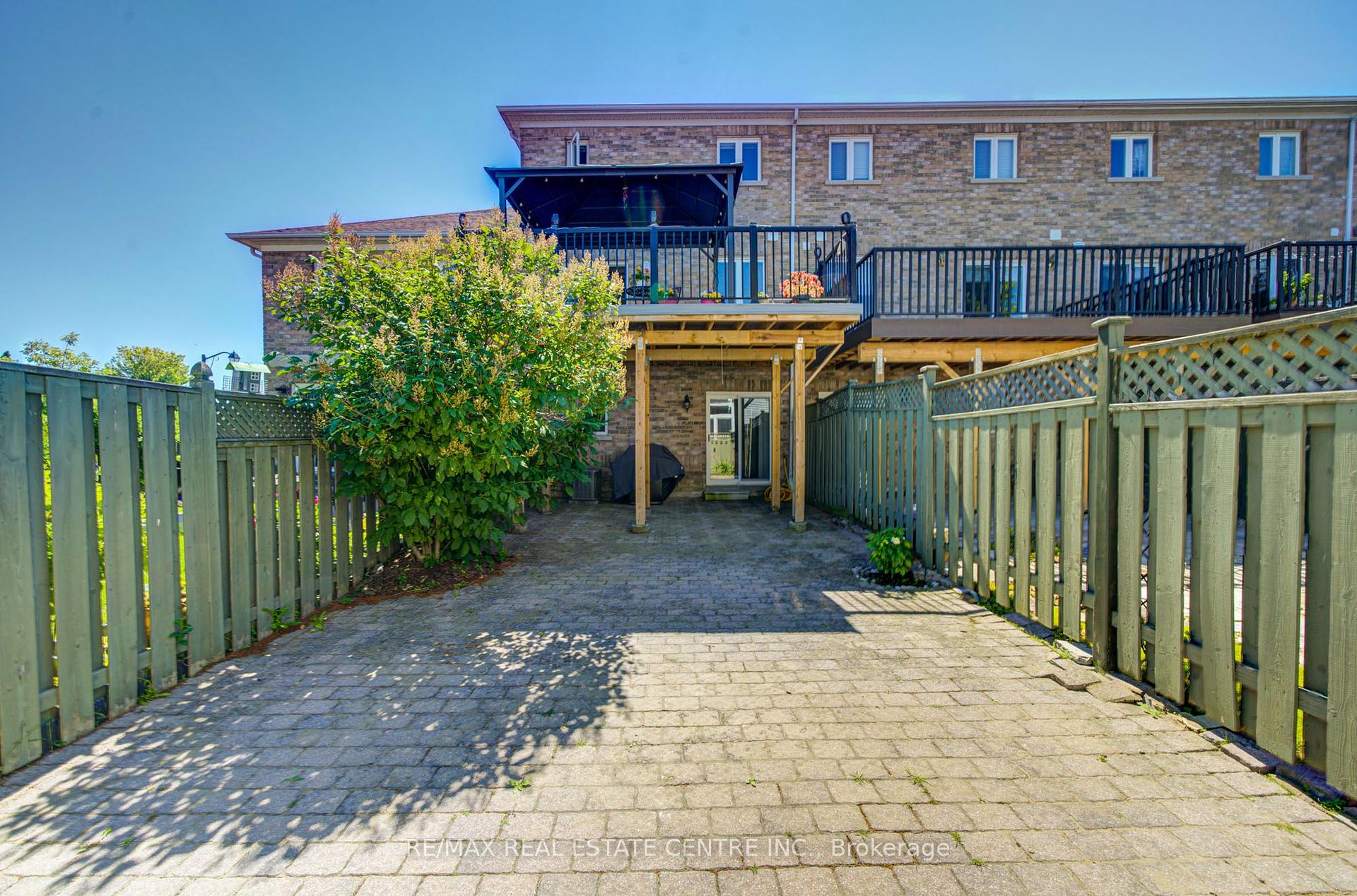 Photo 43 of 22 Lakeridge Drive, Scarborough, Centennial Scarborough — HOMEH
