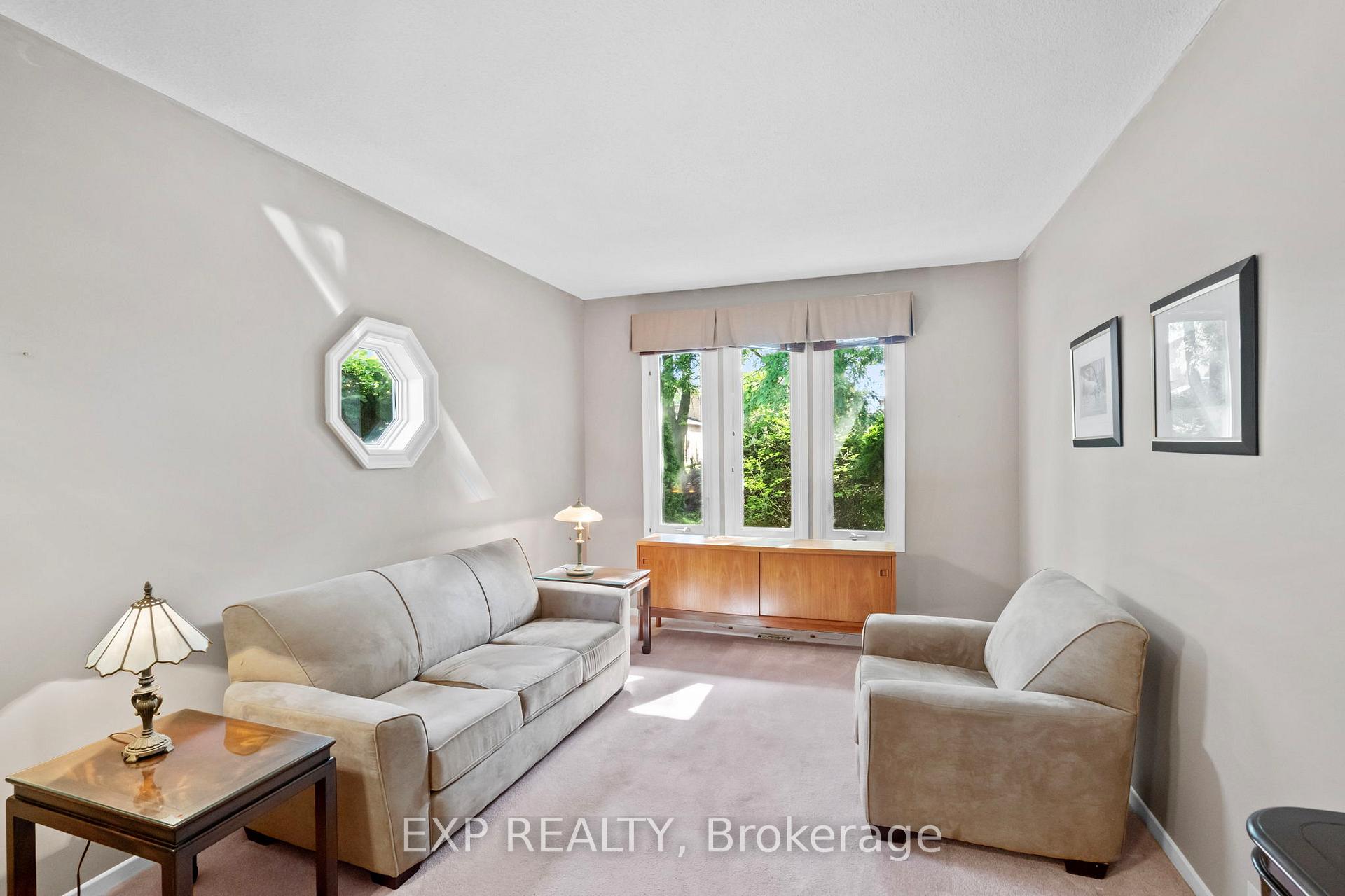 Photo 2 of 97 Mercer Crescent, Markham, Raymerville — HOMEH
