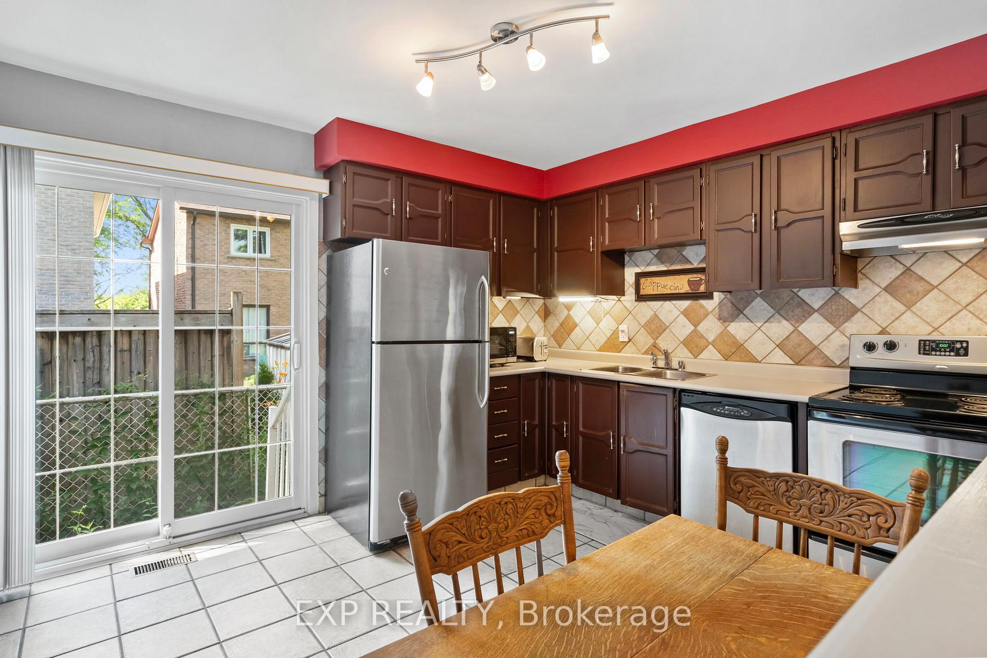 Photo 4 of 97 Mercer Crescent, Markham, Raymerville — HOMEH