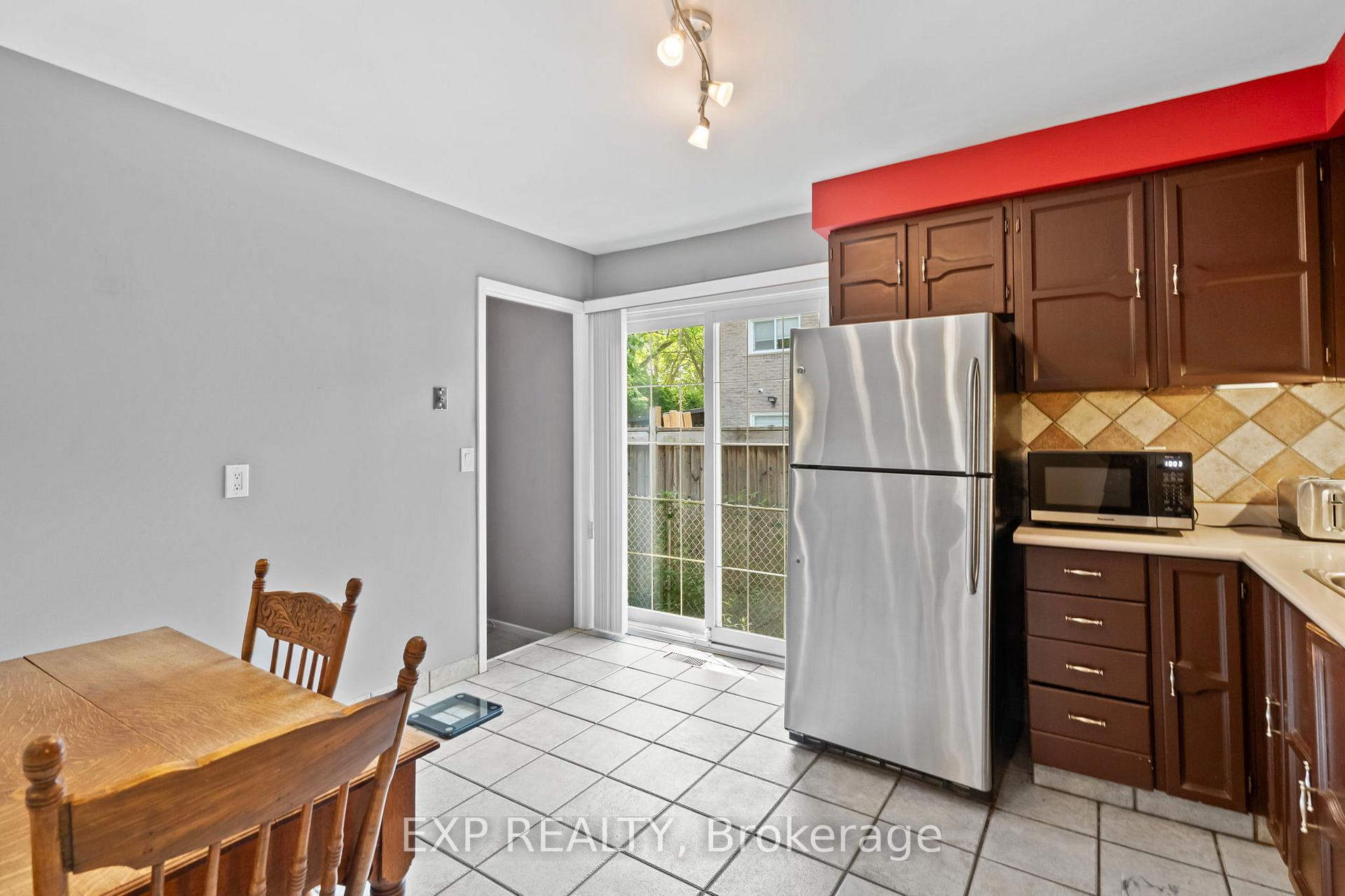 Photo 5 of 97 Mercer Crescent, Markham, Raymerville — HOMEH
