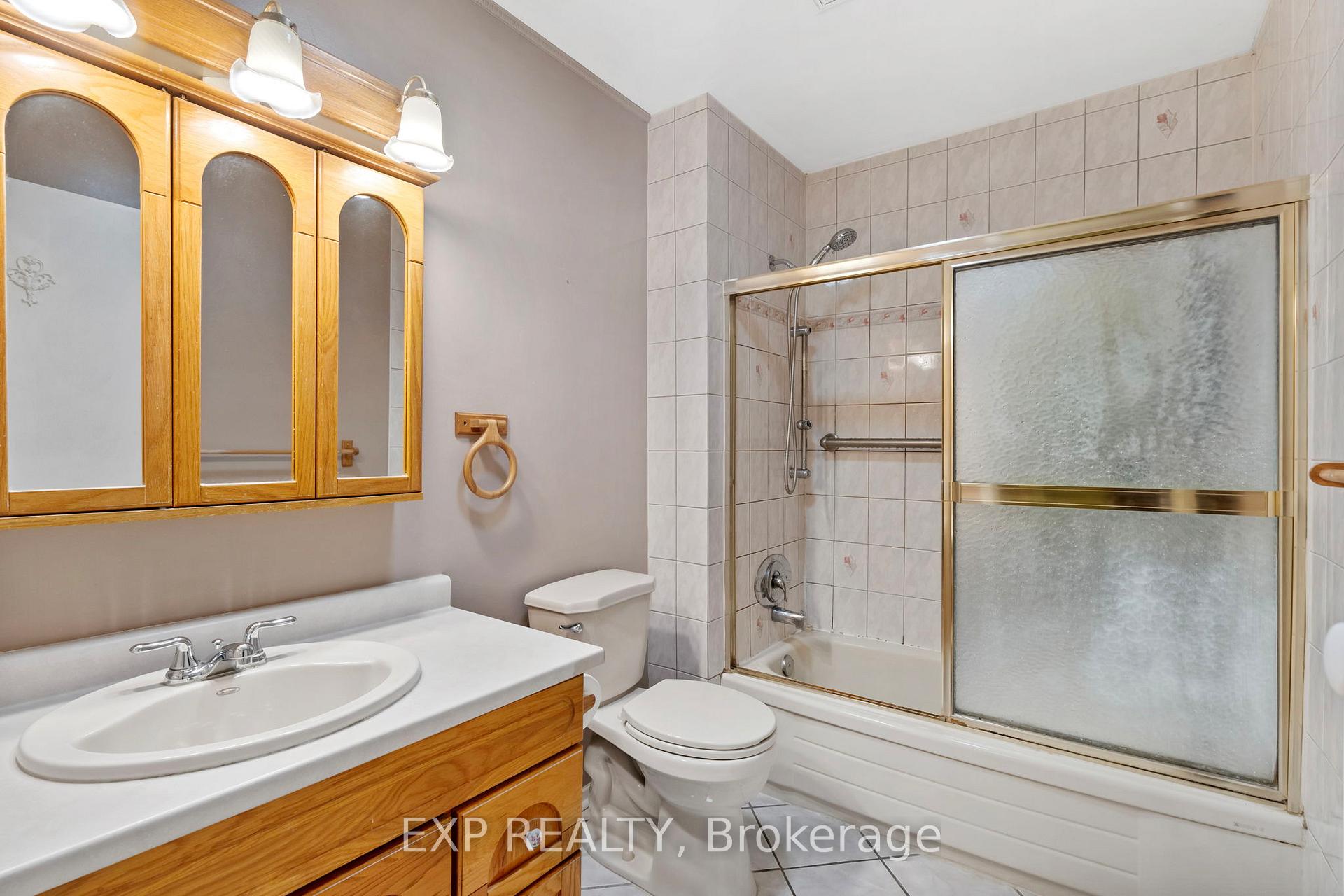 Photo 12 of 97 Mercer Crescent, Markham, Raymerville — HOMEH