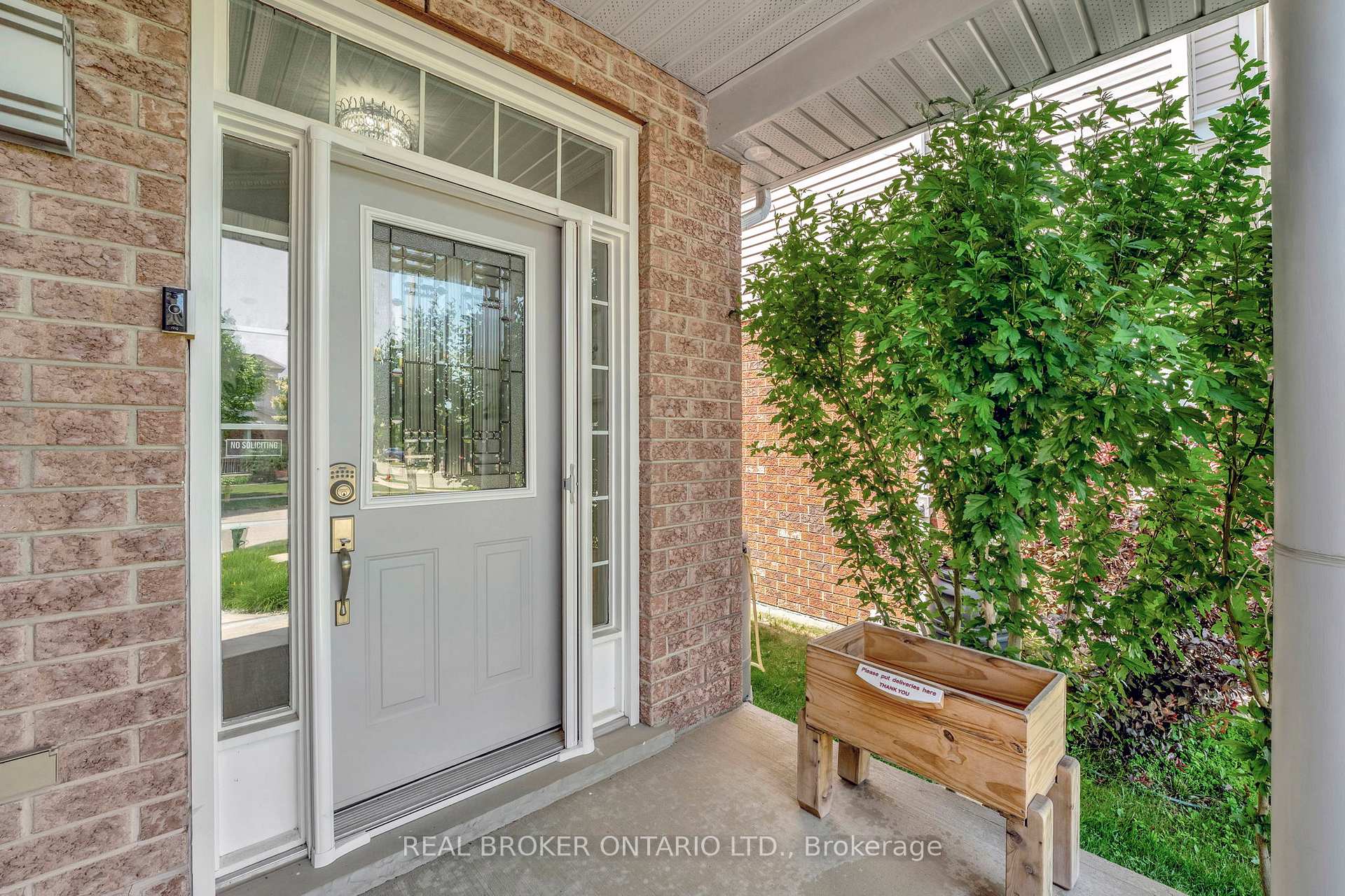 Photo 3 of 35 Dubrick Crescent, Kitchener, Larentian West — HOMEH