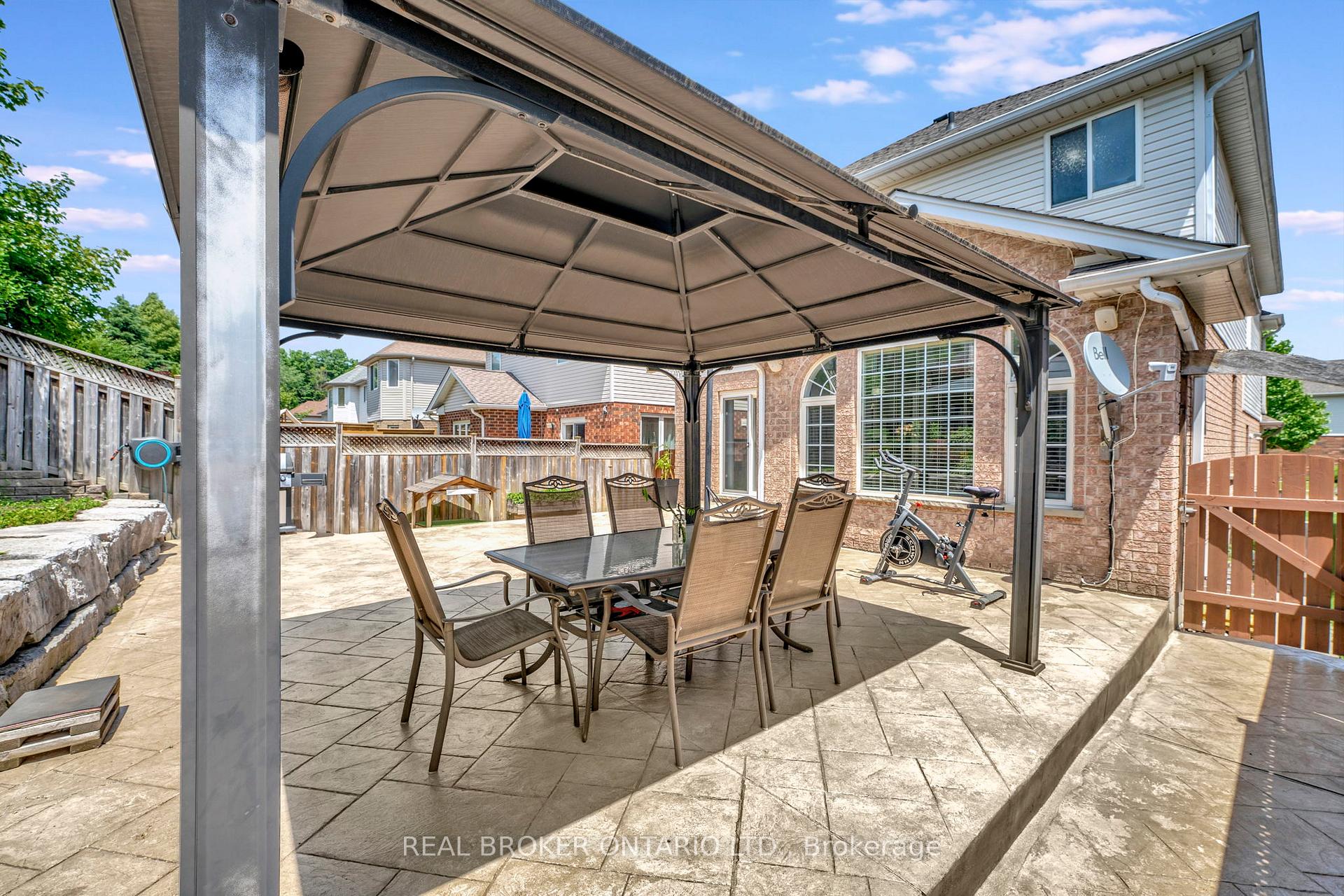 Photo 40 of 35 Dubrick Crescent, Kitchener, Larentian West — HOMEH
