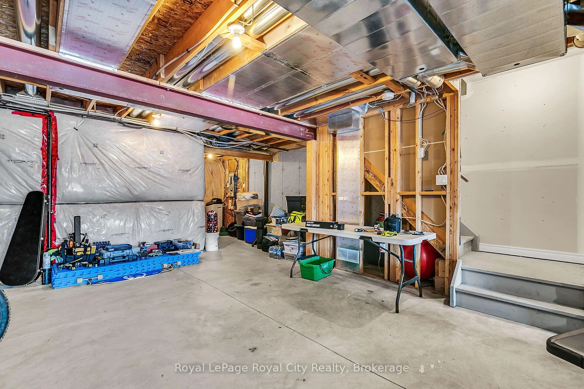 Photo 6 of Unit 9, 355 Macalister Boulevard, Guelph, Kortright East — HOMEH
