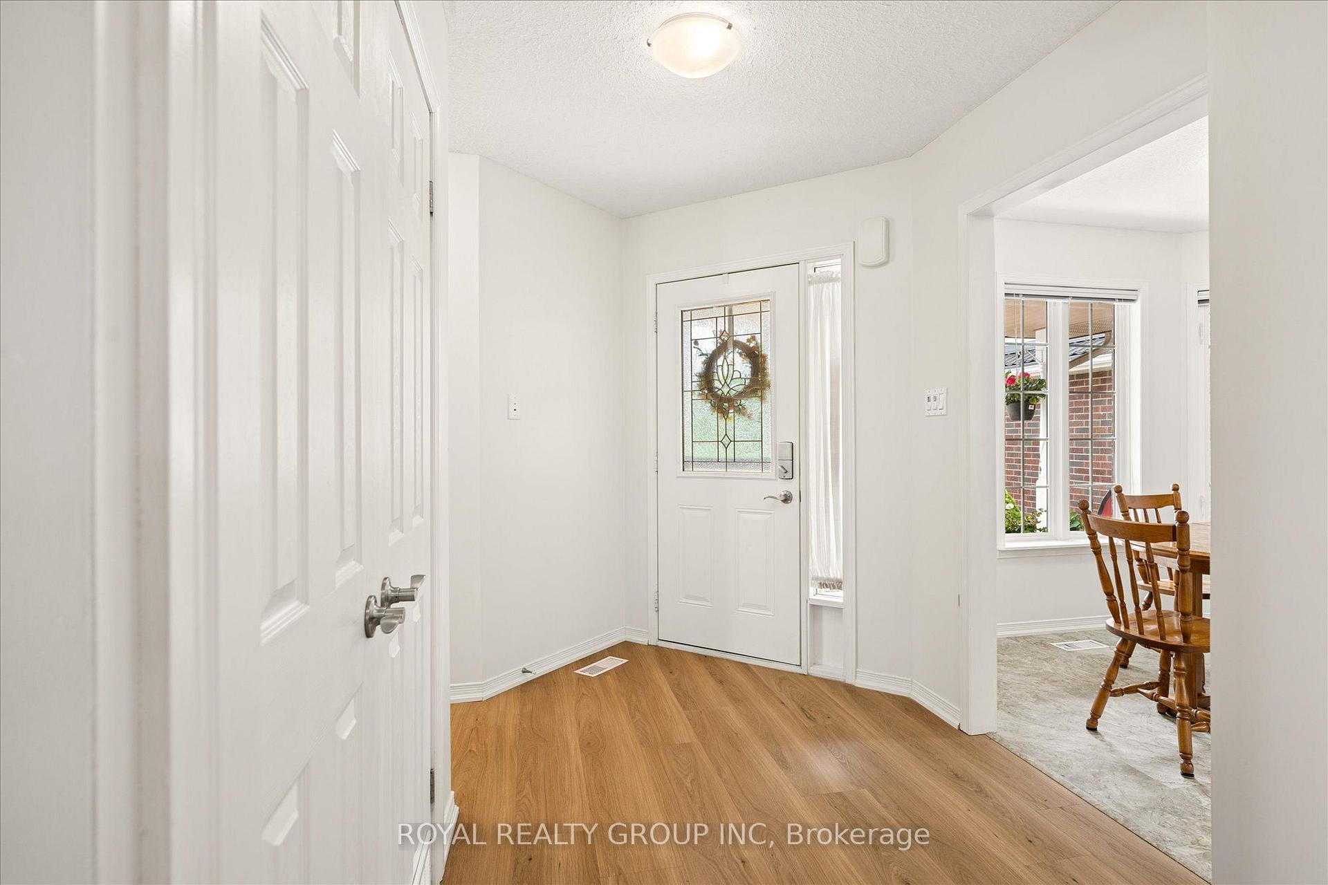 Photo 11 of 244 Fallowfield Drive, Kitchener, Country Hills East — HOMEH