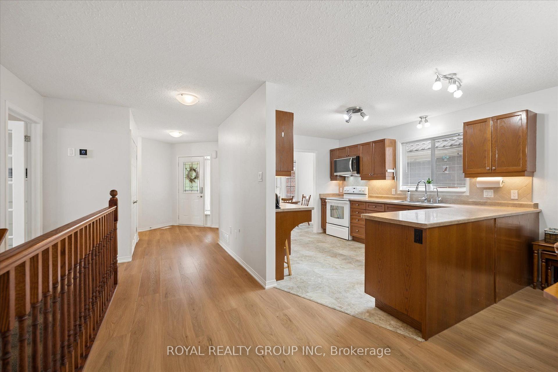 Photo 12 of 244 Fallowfield Drive, Kitchener, Country Hills East — HOMEH