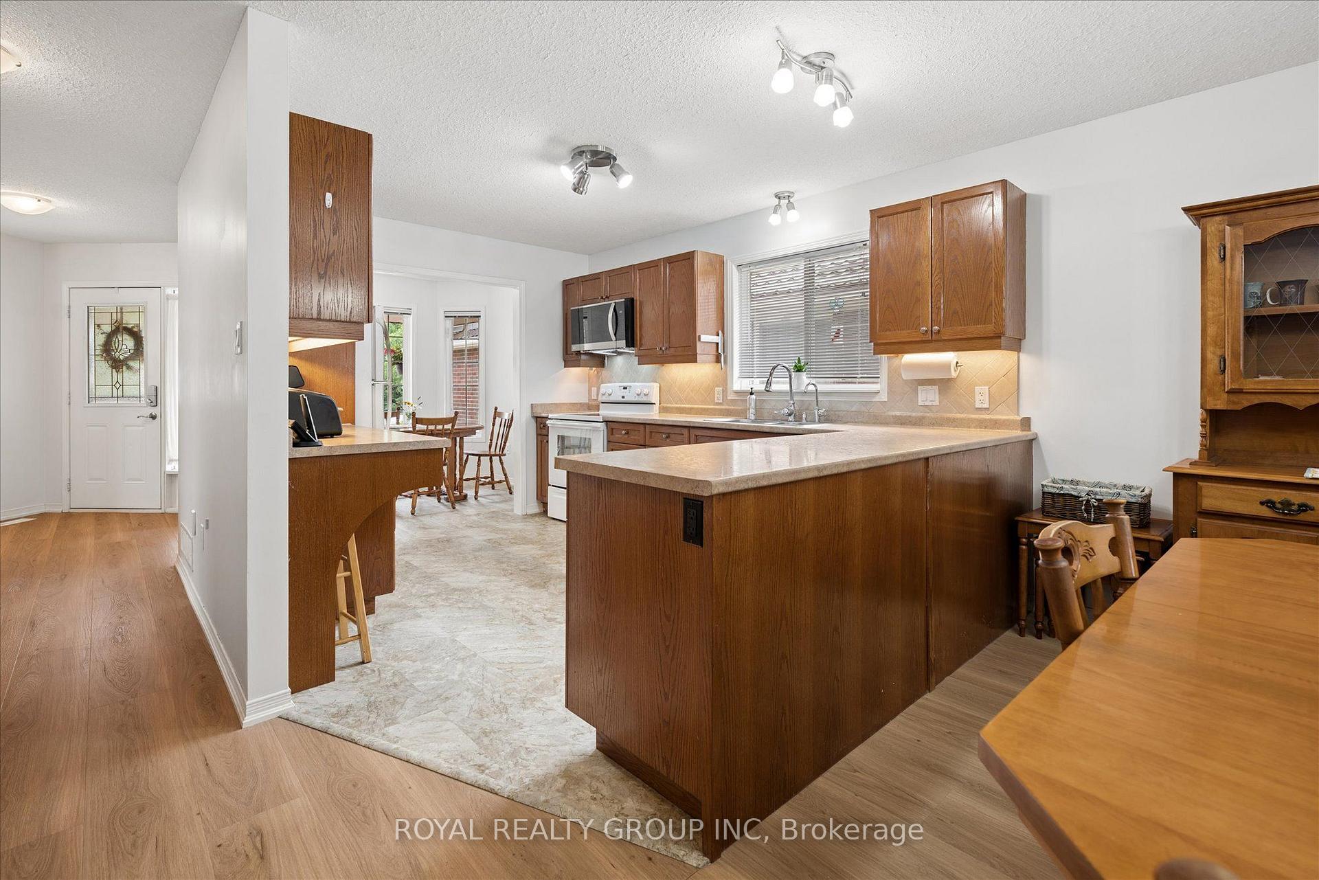 Photo 13 of 244 Fallowfield Drive, Kitchener, Country Hills East — HOMEH