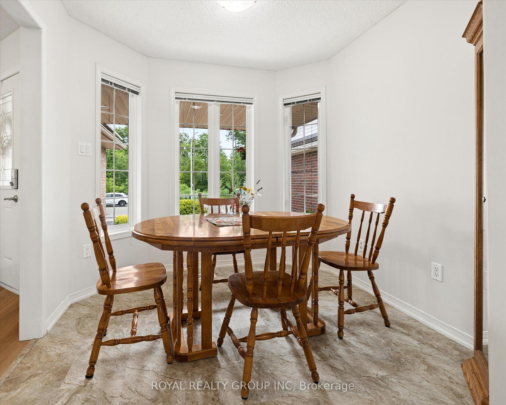 Photo 17 of 244 Fallowfield Drive, Kitchener, Country Hills East — HOMEH