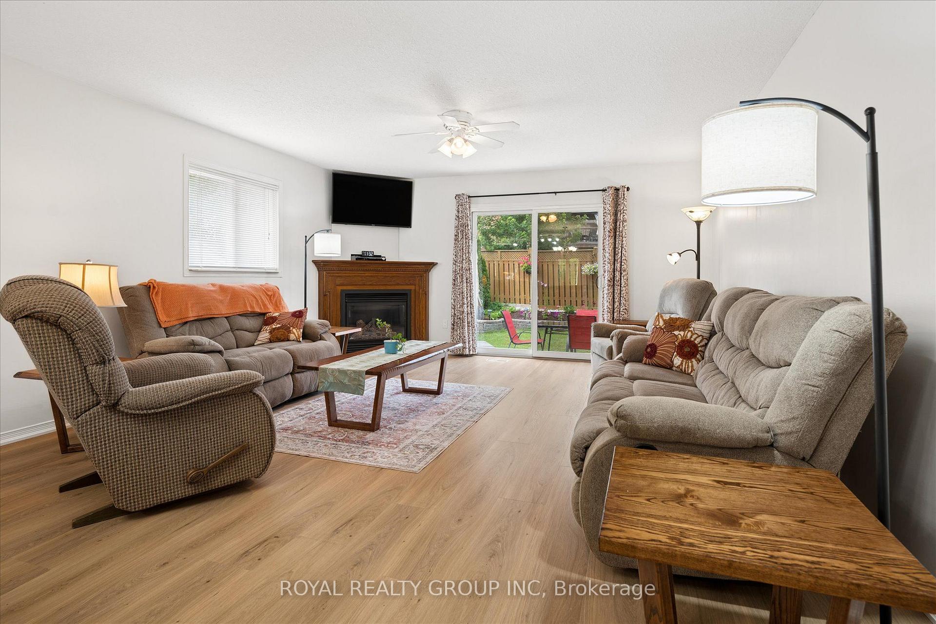 Photo 19 of 244 Fallowfield Drive, Kitchener, Country Hills East — HOMEH