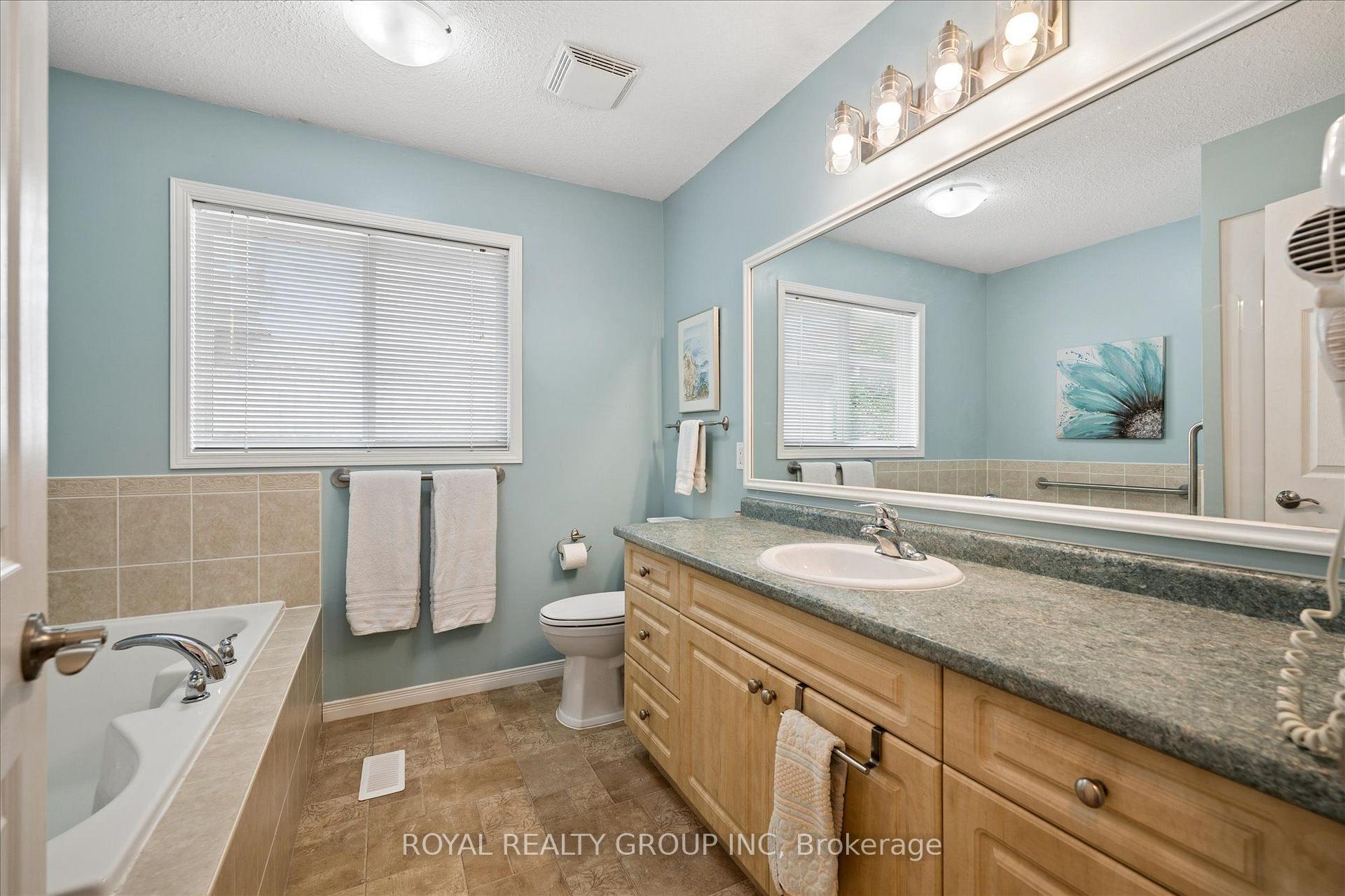 Photo 25 of 244 Fallowfield Drive, Kitchener, Country Hills East — HOMEH