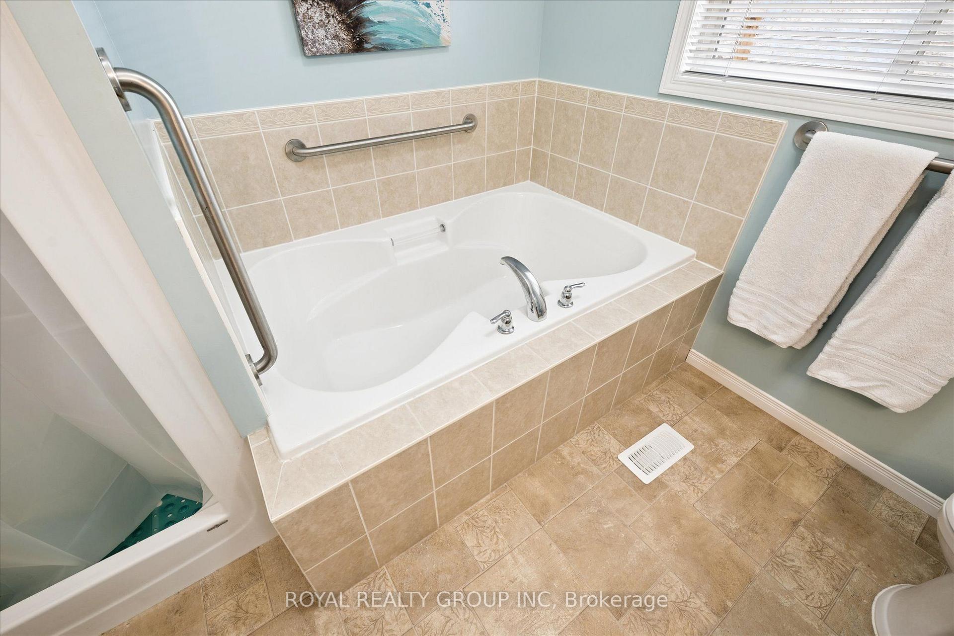 Photo 27 of 244 Fallowfield Drive, Kitchener, Country Hills East — HOMEH