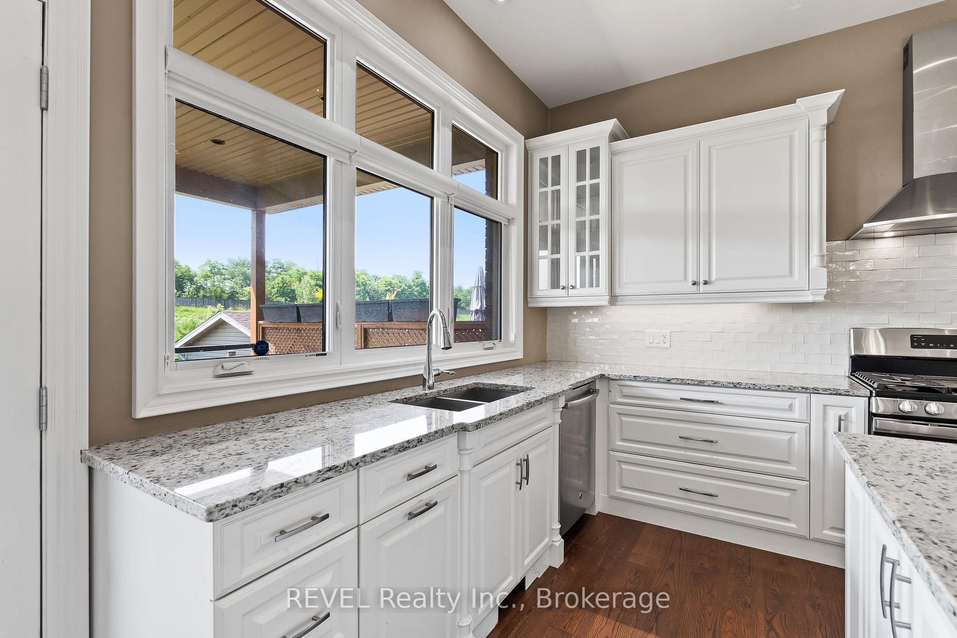Photo 12 of 9208 Hendershot Boulevard, Niagara Falls, Forestview — HOMEH