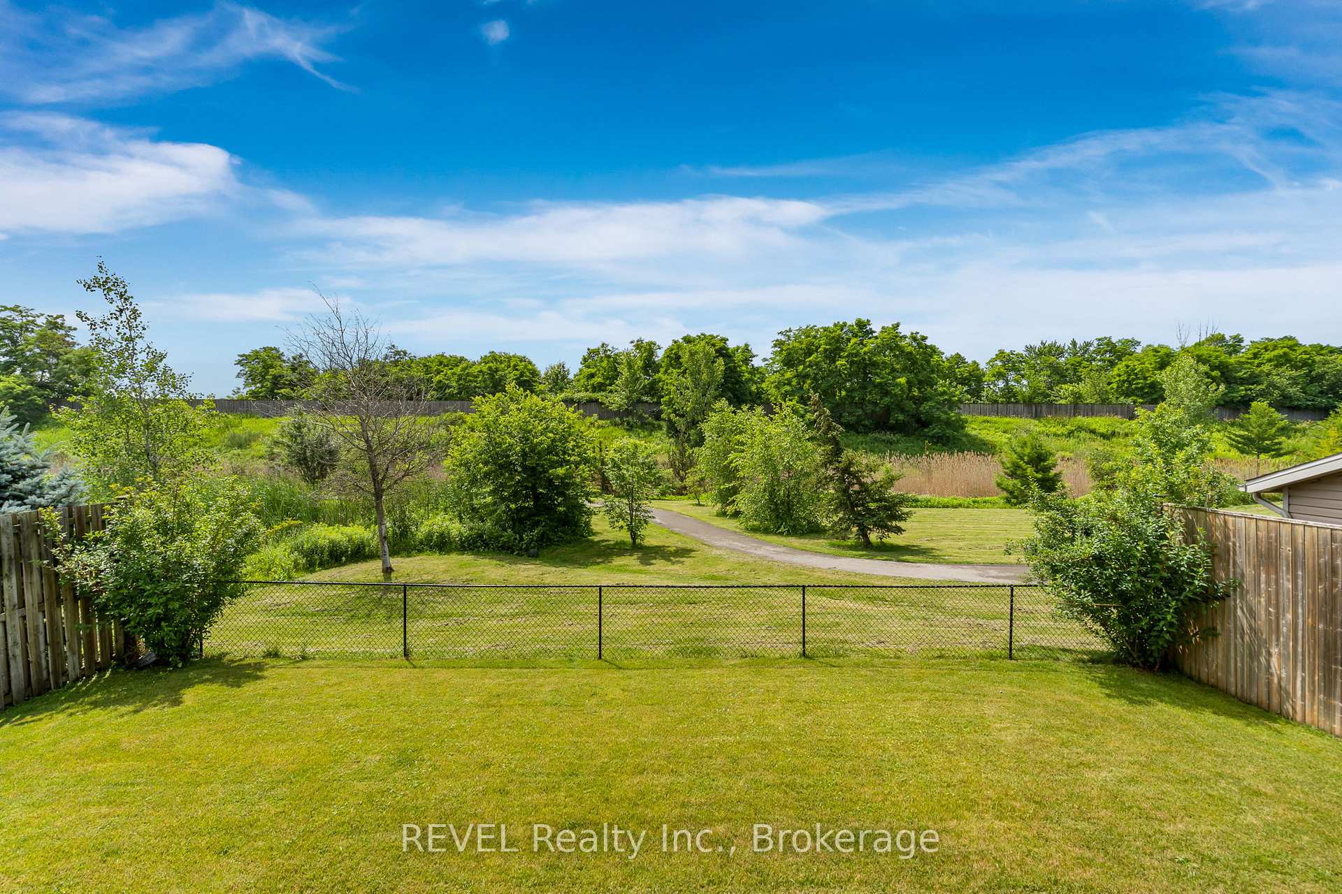 Photo 39 of 9208 Hendershot Boulevard, Niagara Falls, Forestview — HOMEH
