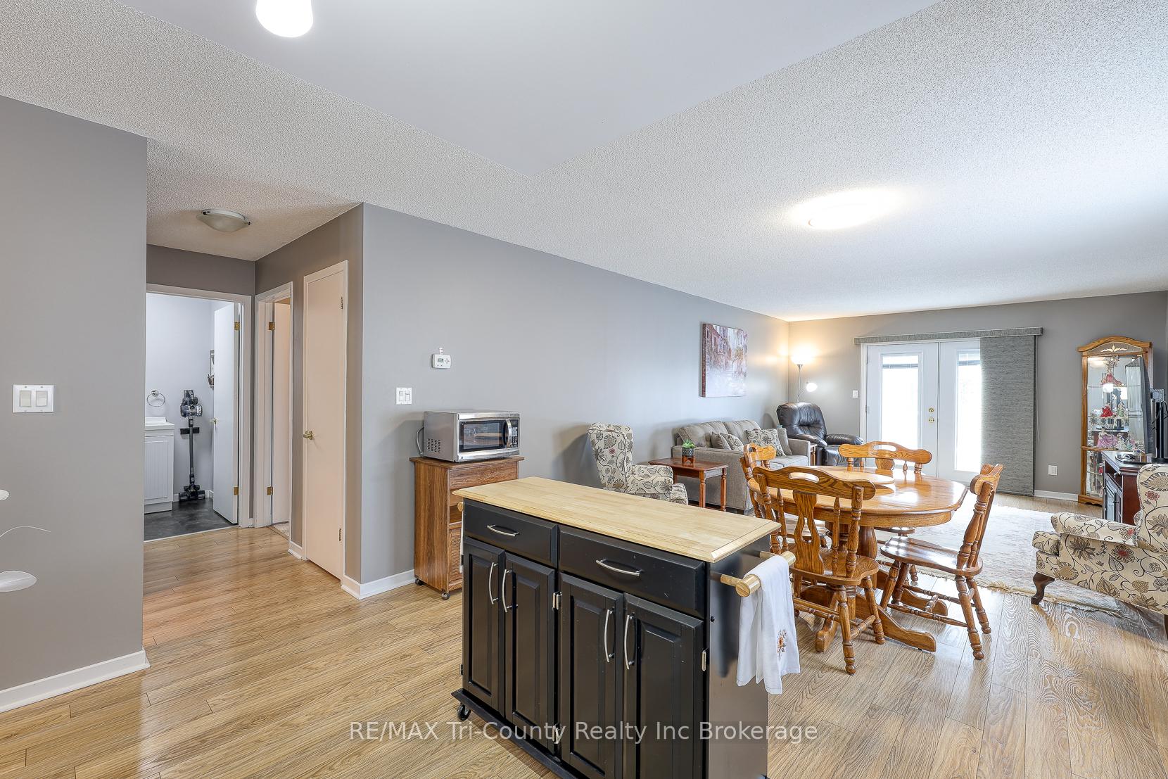 Photo 8 of 33 Wilkins Crescent, Tillsonburg — HOMEH