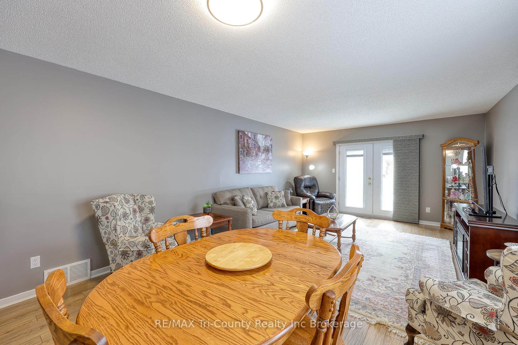 Photo 10 of 33 Wilkins Crescent, Tillsonburg — HOMEH