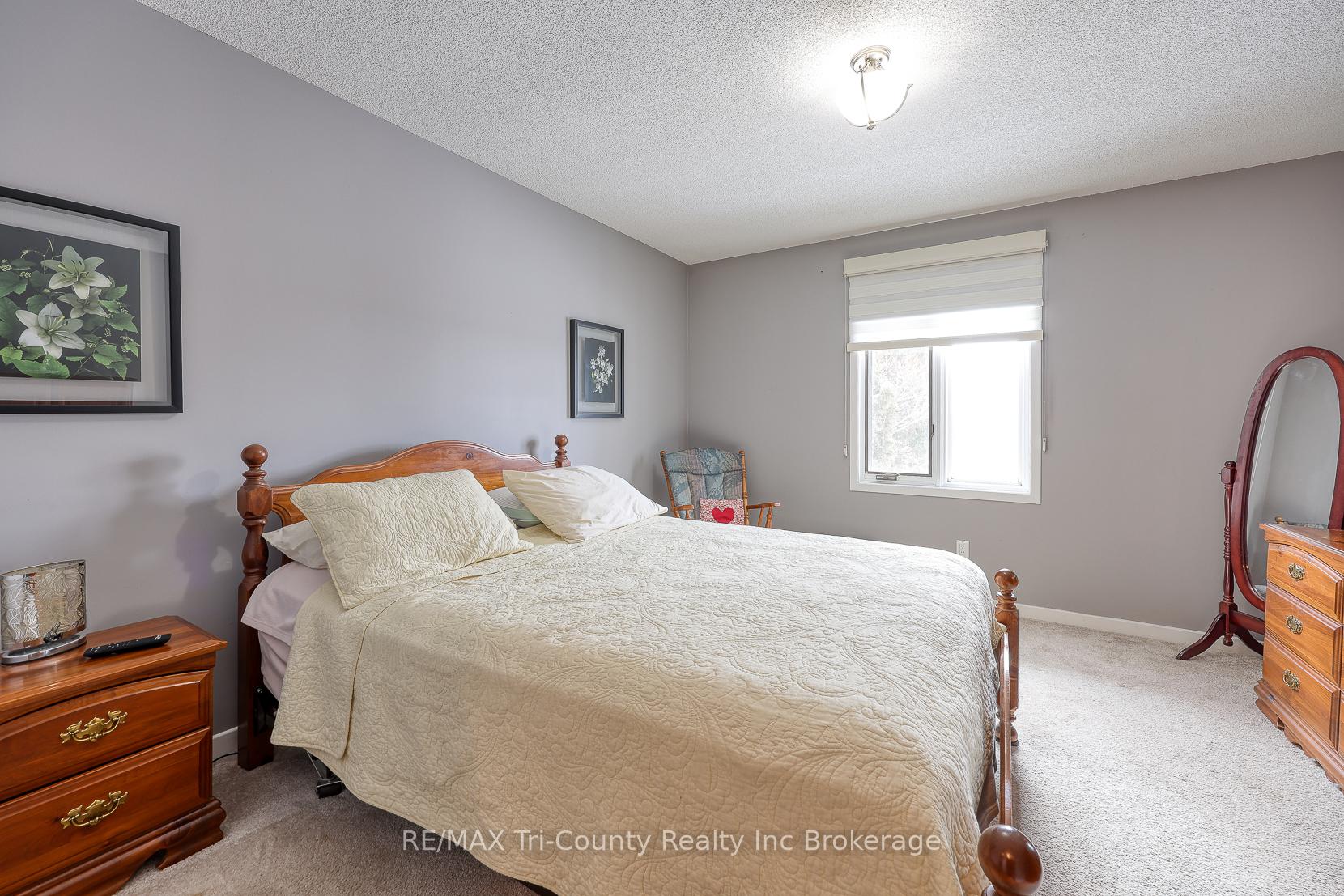 Photo 15 of 33 Wilkins Crescent, Tillsonburg — HOMEH