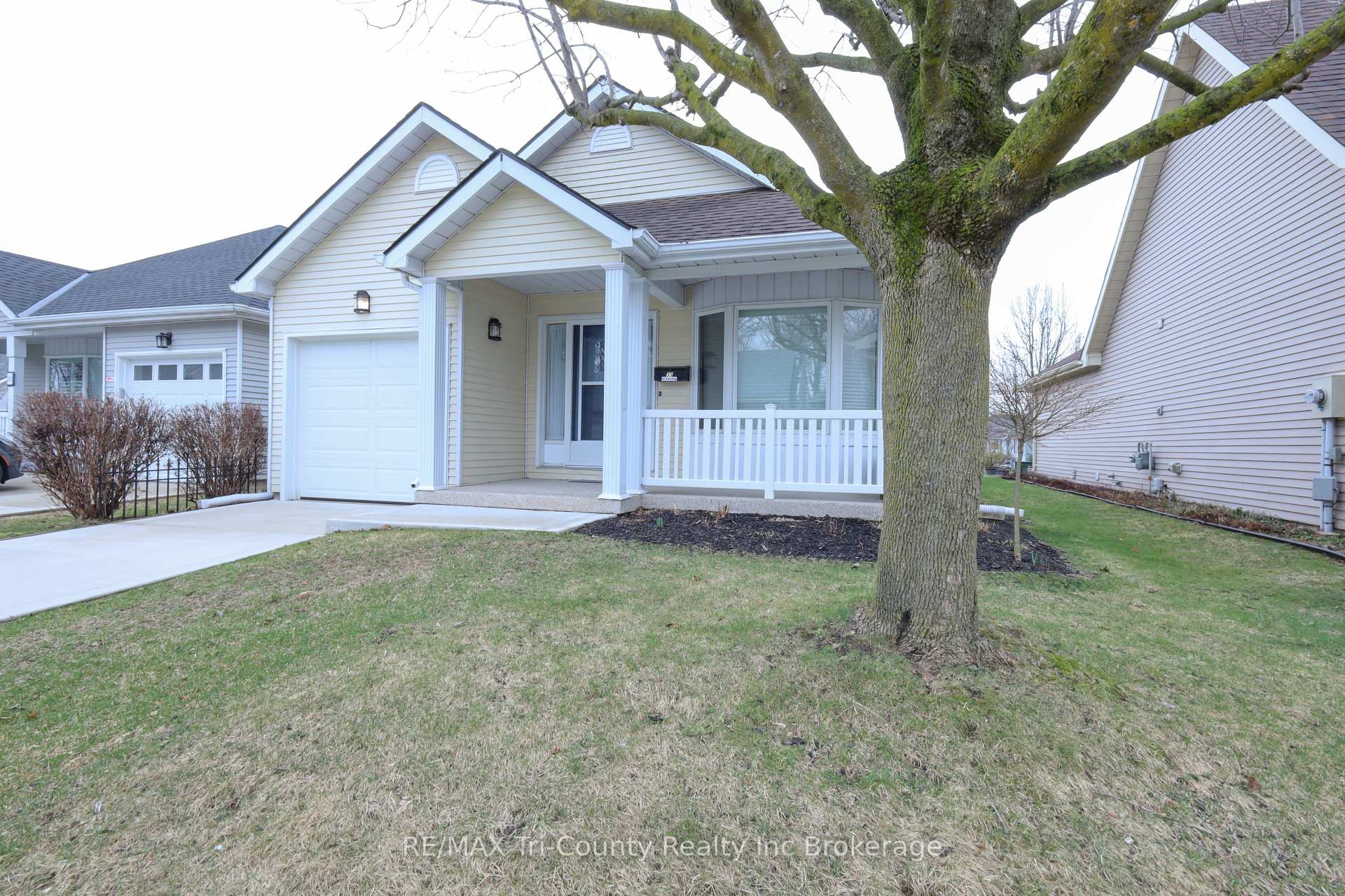 Photo 33 of 33 Wilkins Crescent, Tillsonburg — HOMEH