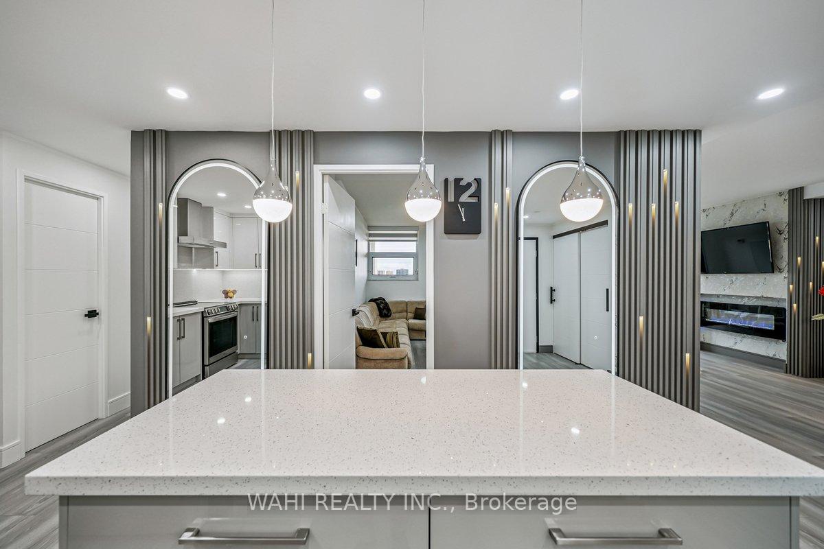 Photo 5 of Unit 1003, 299 Mill Road, Etobicoke, Markland Wood — HOMEH