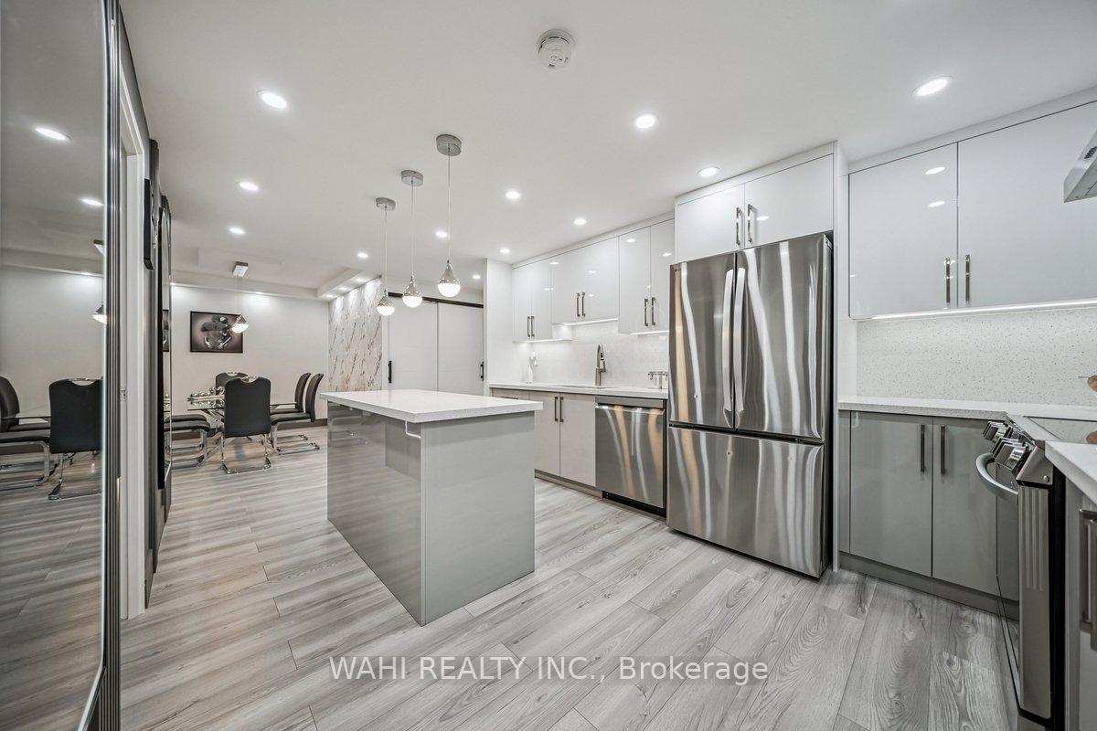 Photo 6 of Unit 1003, 299 Mill Road, Etobicoke, Markland Wood — HOMEH